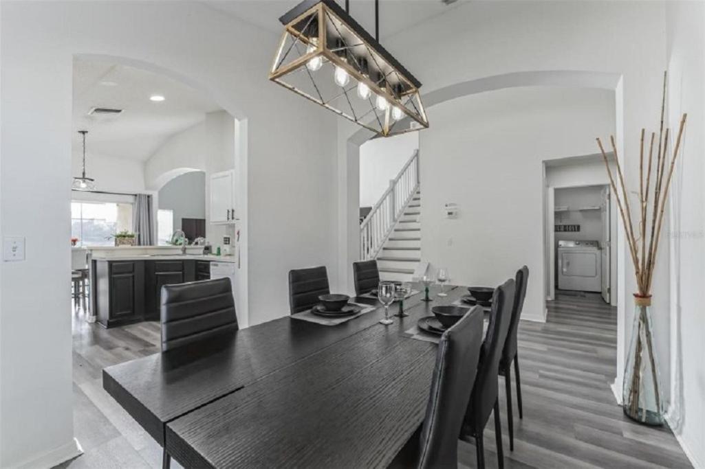 637- Huge 5 Bed With Amazing Water Views And Own Private Pool And Villa Kissimmee