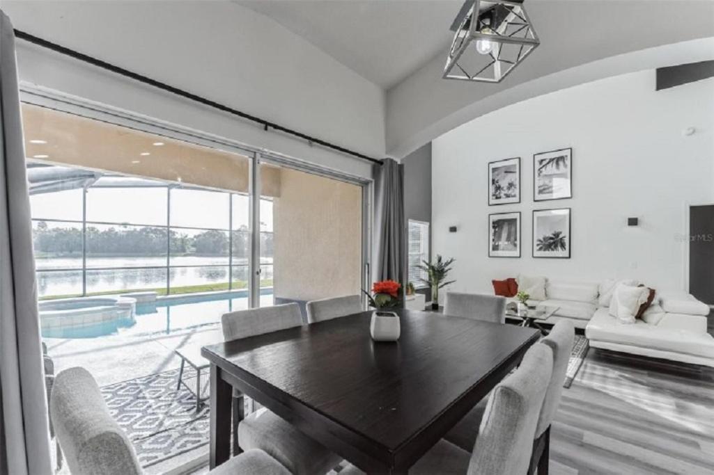 637- Huge 5 Bed With Amazing Water Views And Own Private Pool And * Kissimmee
