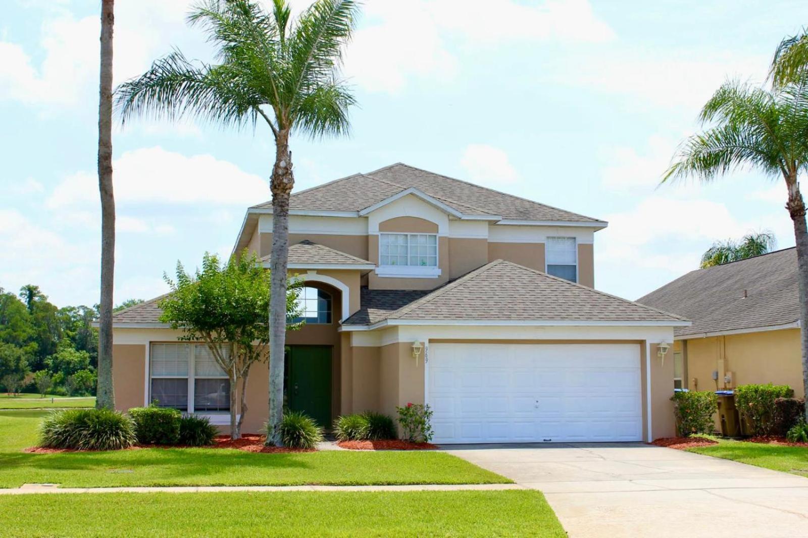 637- Huge 5 Bed With Amazing Water Views And Own Private Pool And *