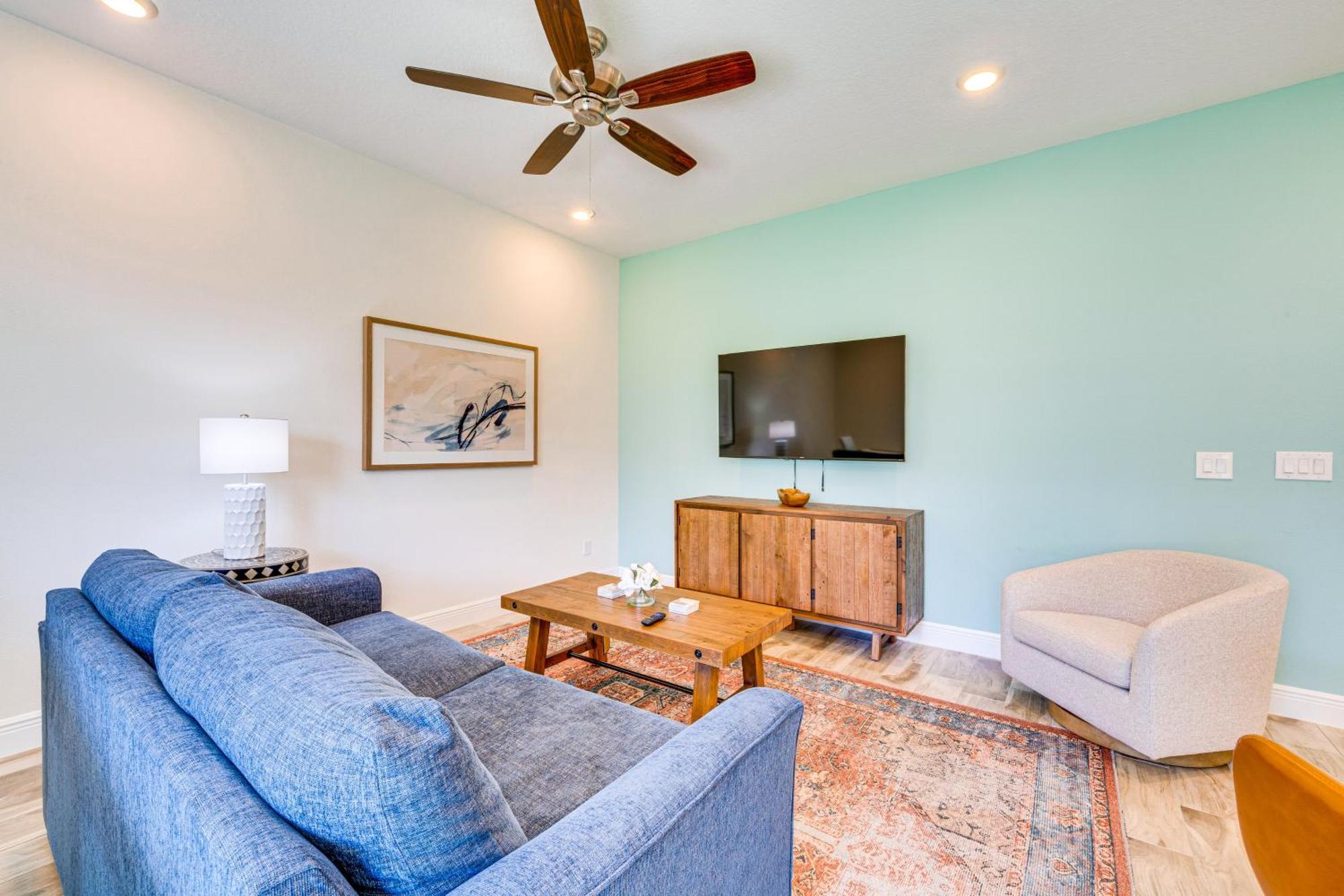 Bright Kissimmee Vacation About 11 Mi To Holiday home