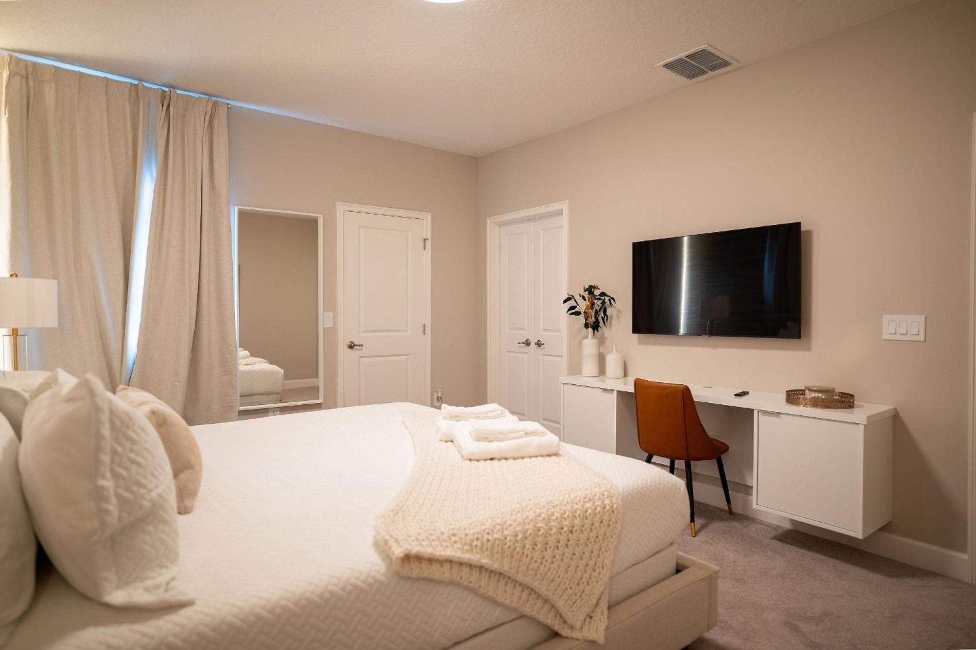 Holiday home Brand New 11bdrms Vacation House, Sleeps 25!