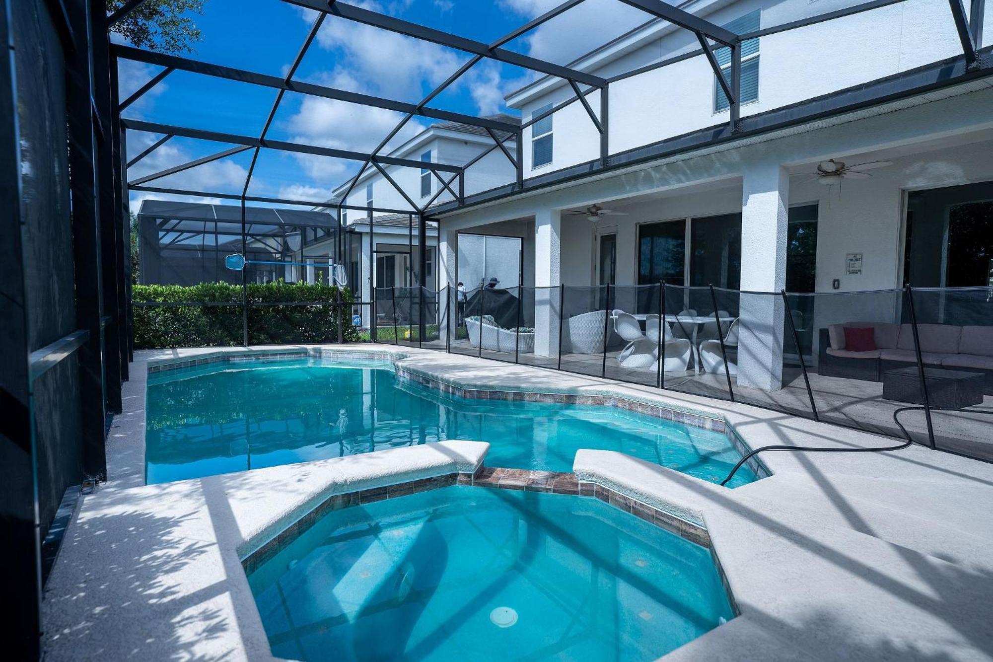 9br Dream Vacation W- View No Carpet * Kissimmee