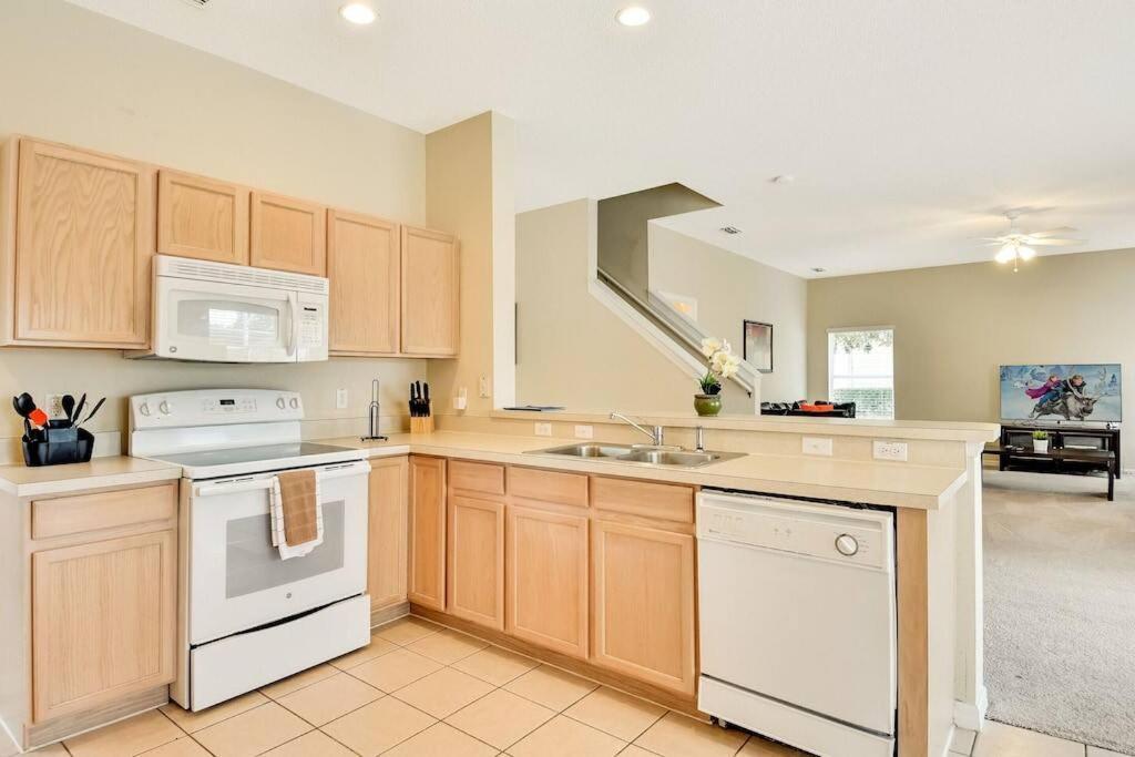Big Family Home, Pool, Spa, Gamerm Near & Golf -326 *