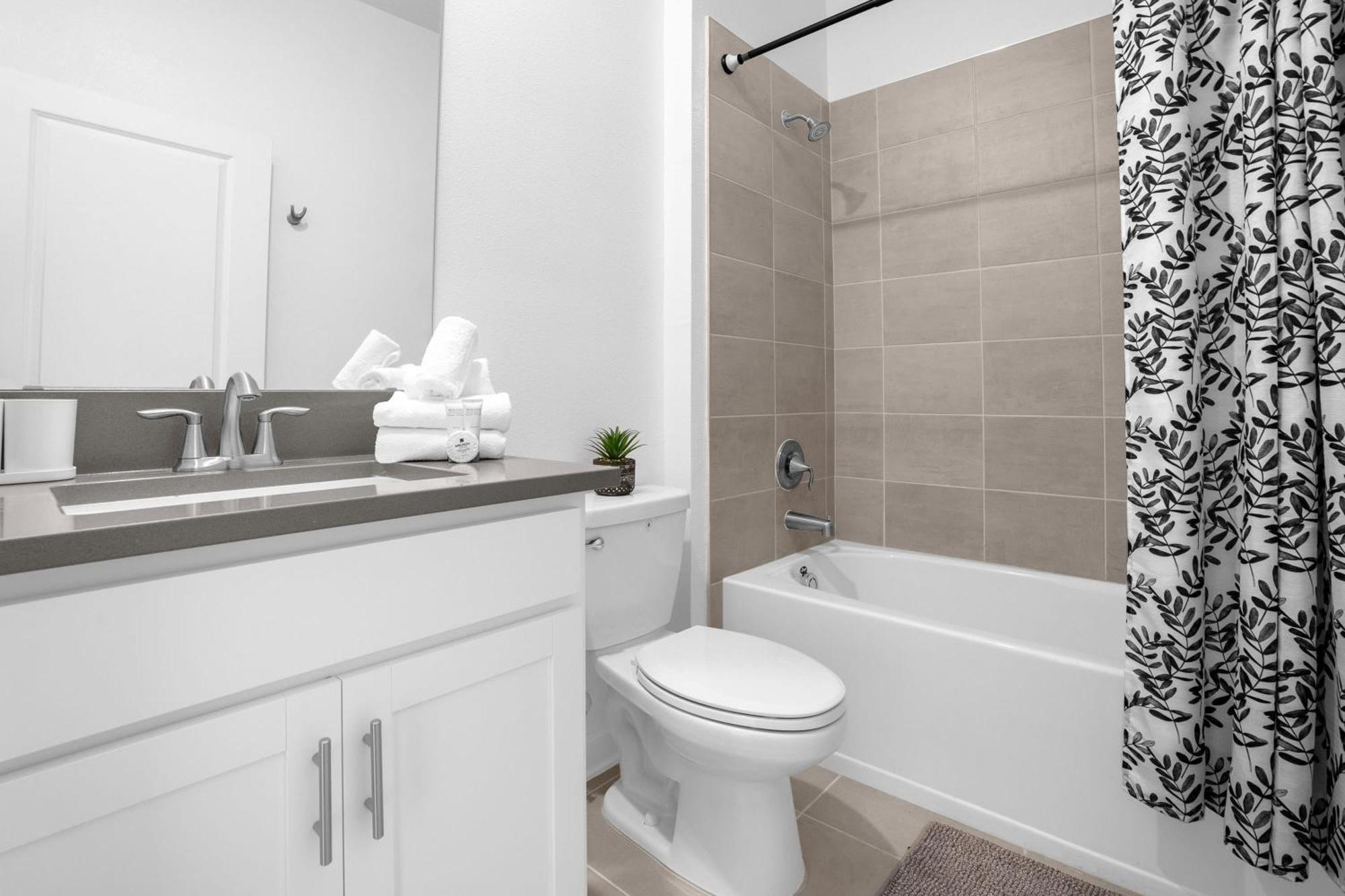 Holiday home Upstay - New Build With Pool & Spa Kissimmee