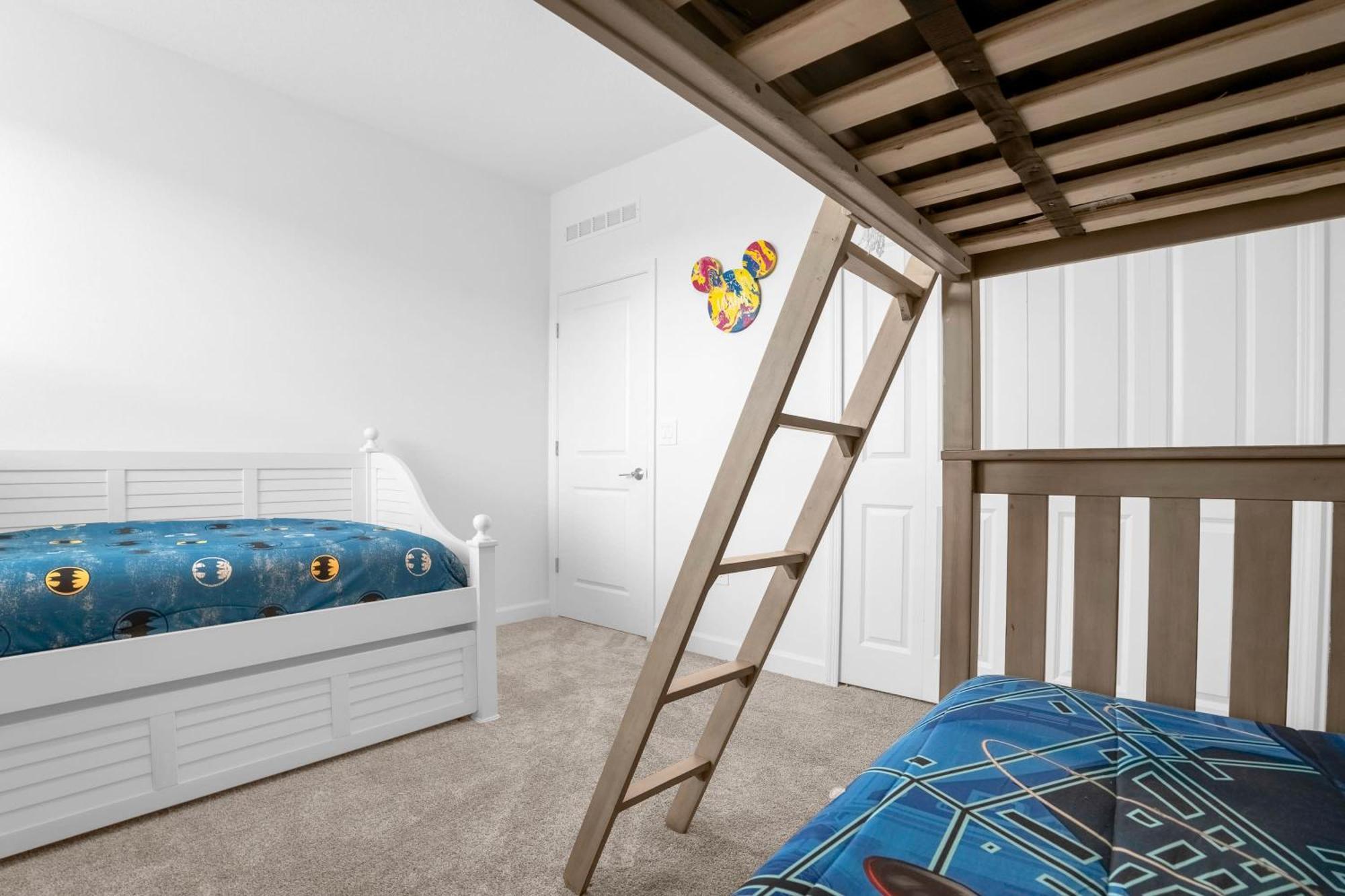 Holiday home Upstay - New Build With Pool & Spa *