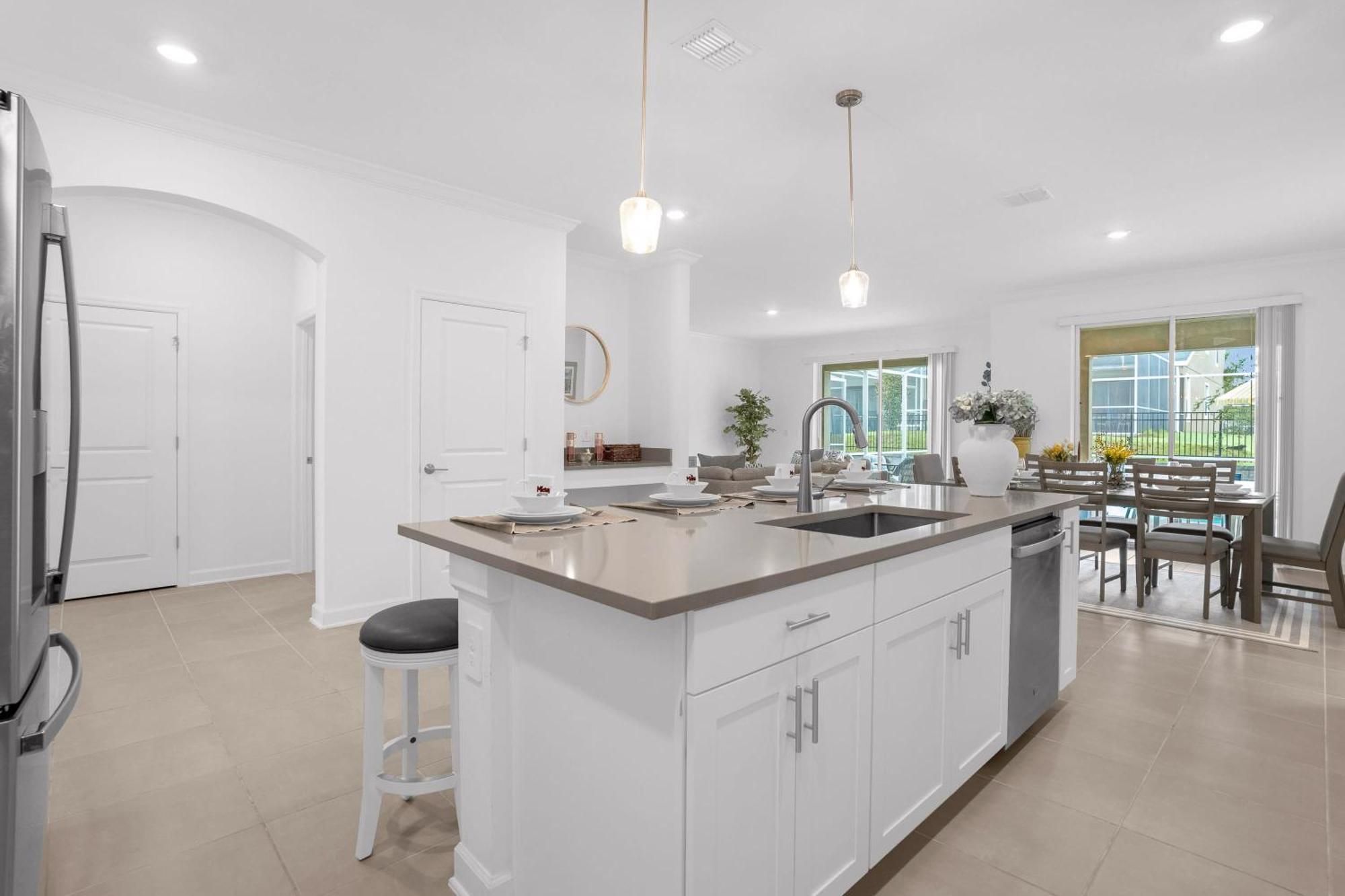 Holiday home Upstay - New Build With Pool & Spa *