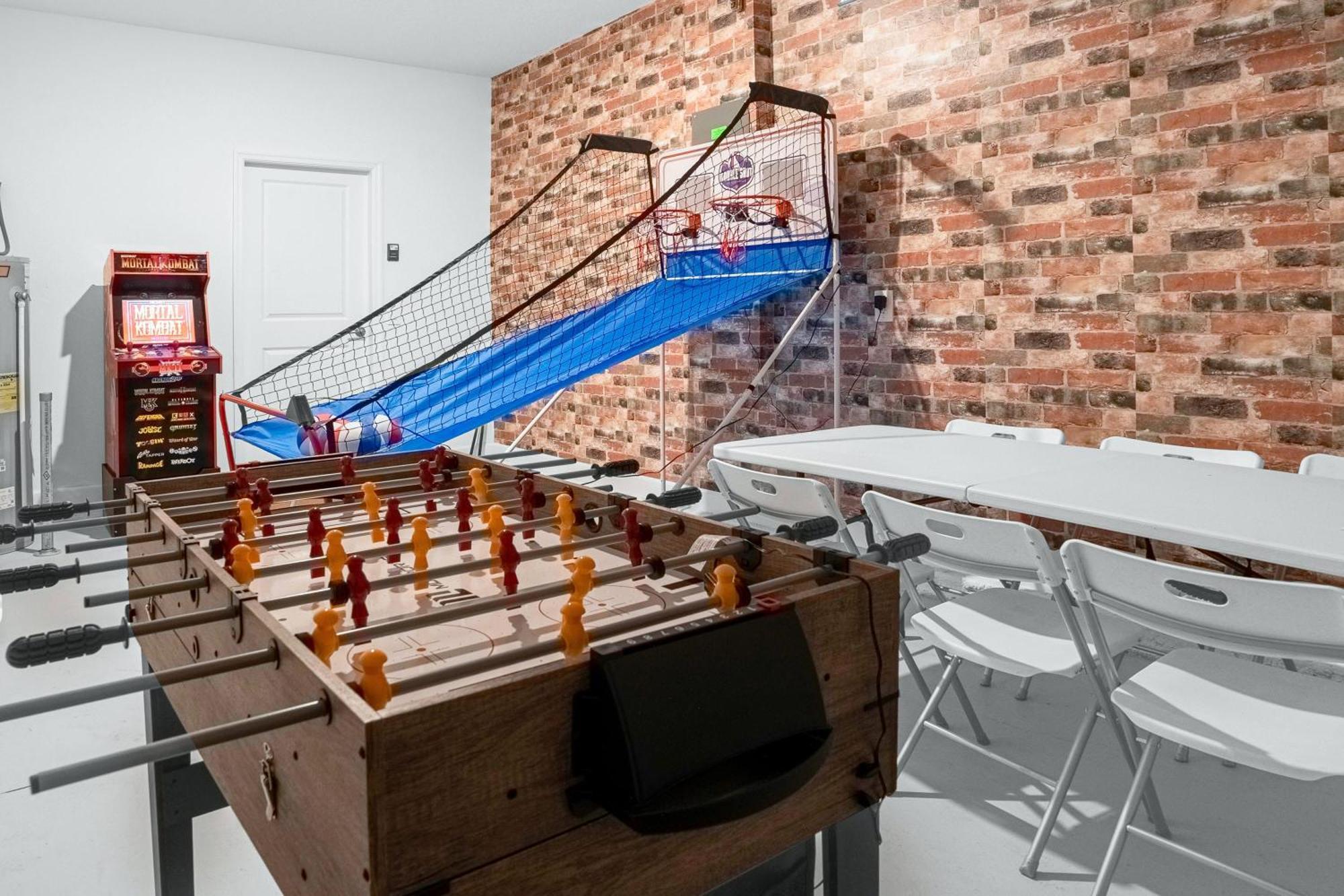 Upstay - New Build With Pool & Spa Holiday home *