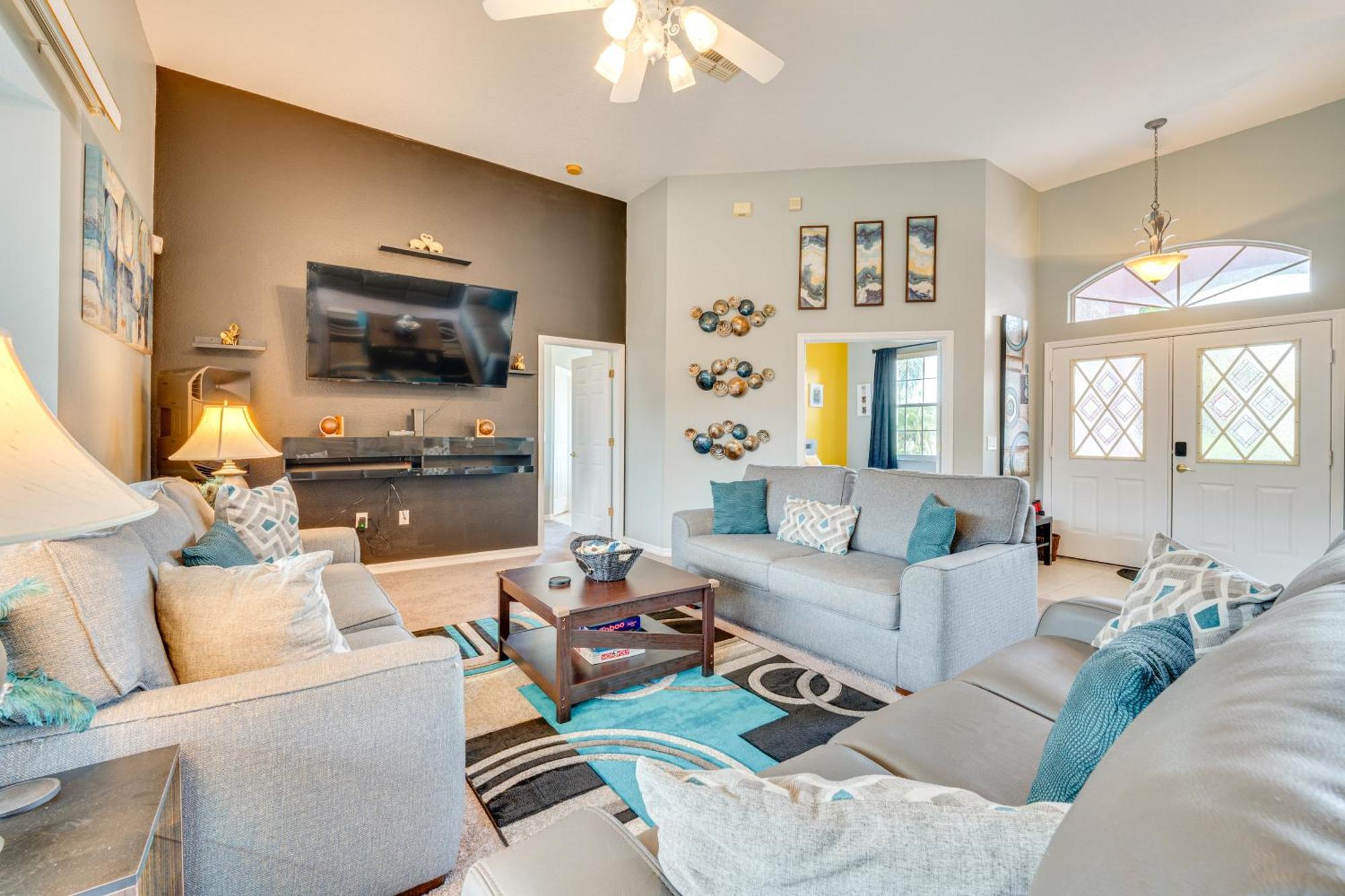 Family With Pool About 20 Mi To Disney! Holiday home