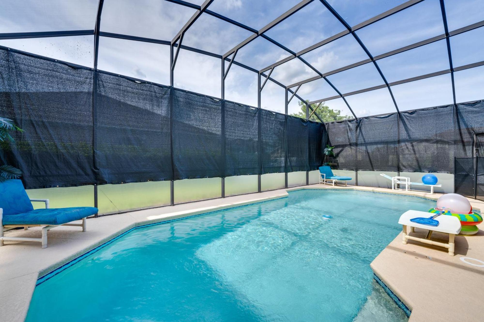 Family With Pool About 20 Mi To Disney! Holiday home