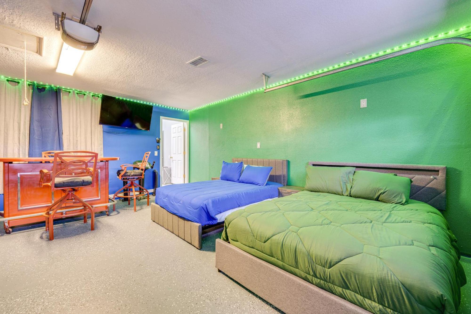 Family With Pool About 20 Mi To Disney! Holiday home