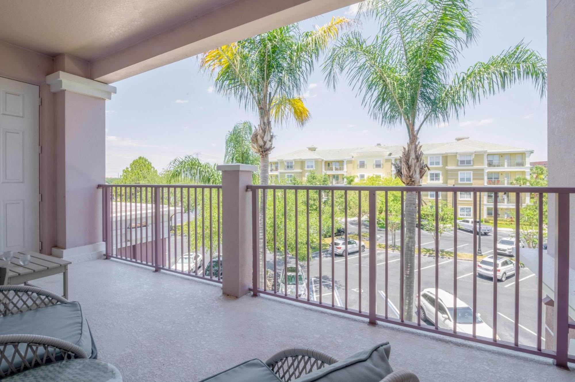 Holiday home Beautiful Vista Cay Luxury Deluxe Near Theme Park And Walk To The Convention Center *