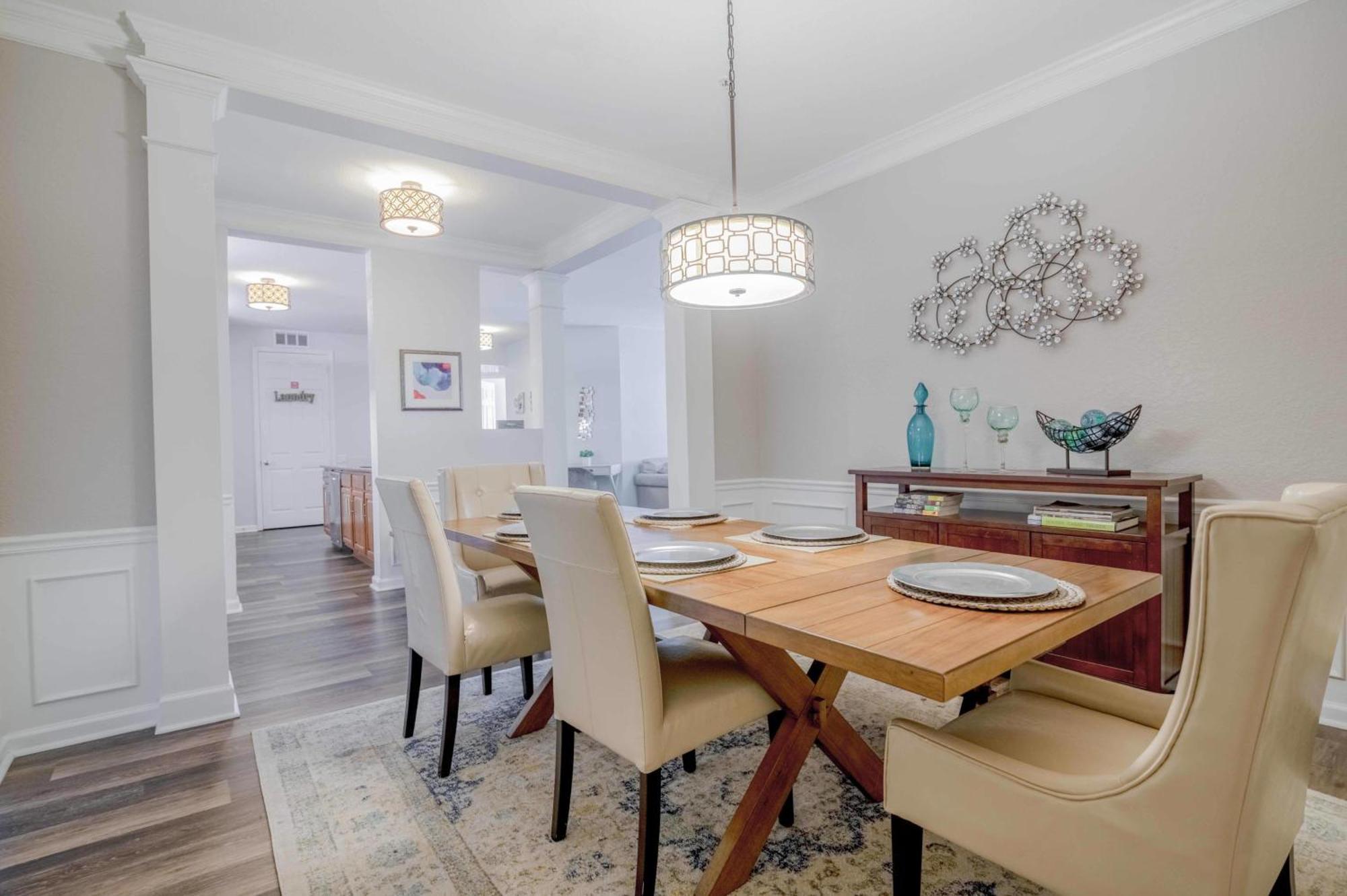 Beautiful Vista Cay Luxury Deluxe Near Theme Park And Walk To The Convention Center Holiday home