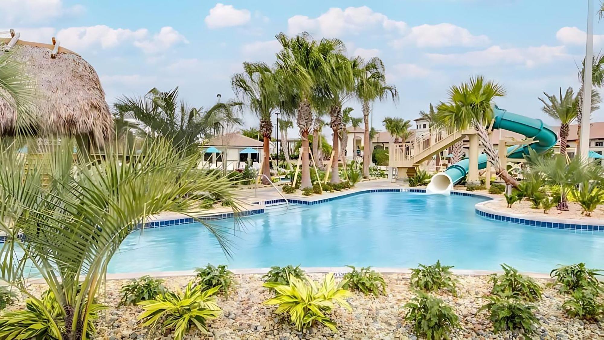 Holiday home Stunning 8br With Bbq Pool And Theater Davenport