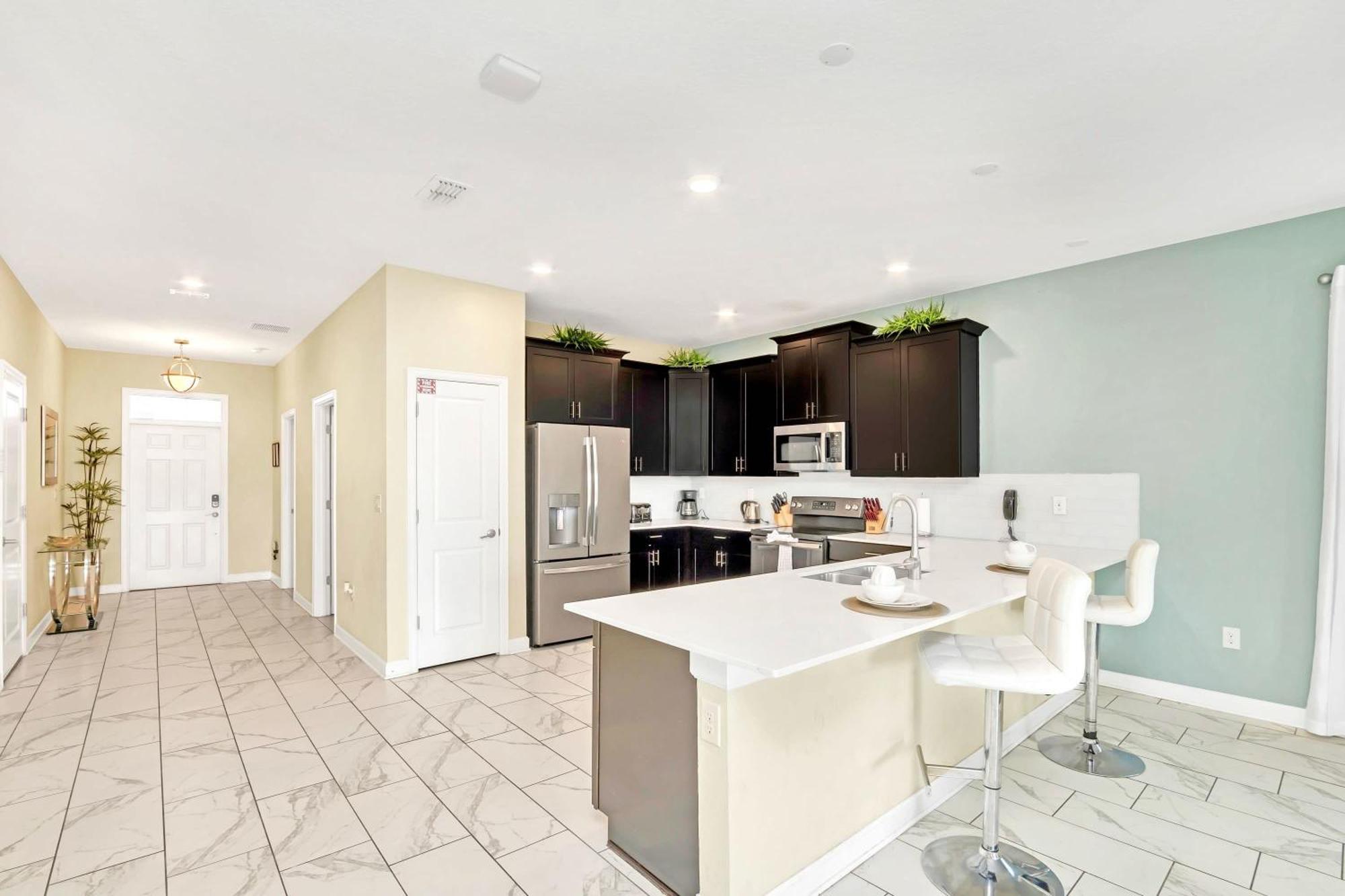 Stunning 8br With Bbq Pool And Theater *