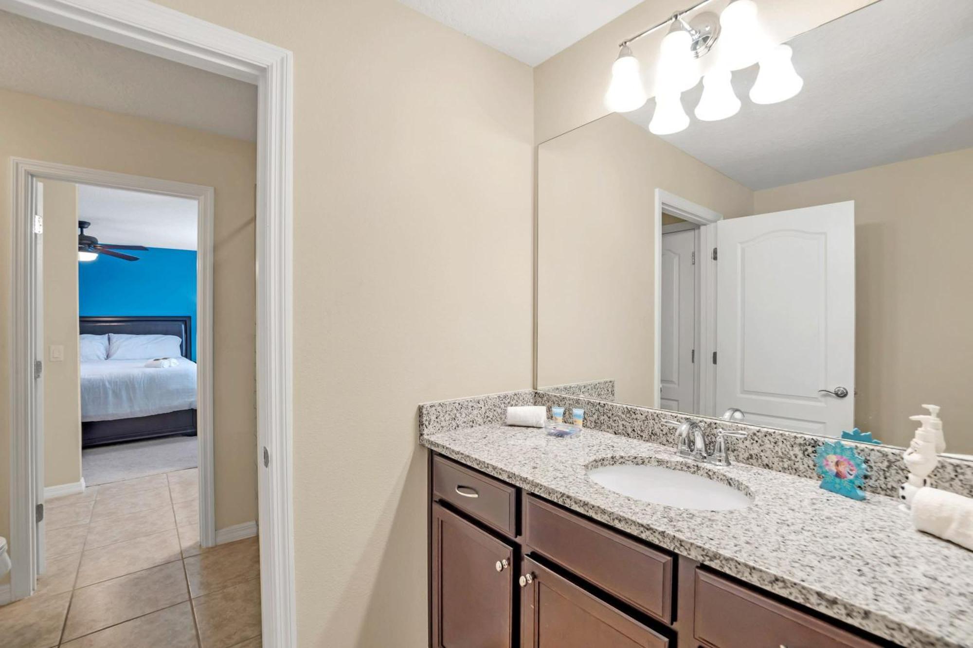 8br W Pool Hot Tub And Theatre Loft Holiday home Kissimmee
