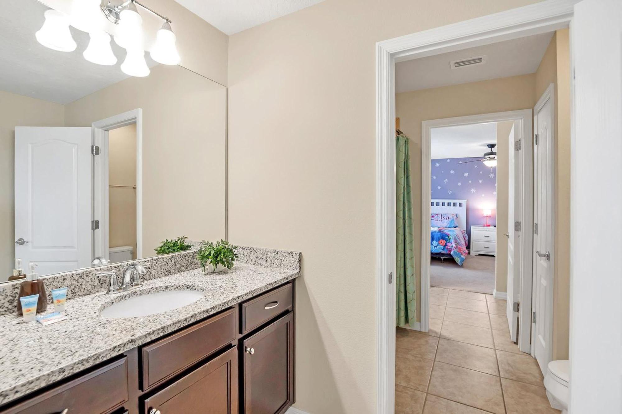 Holiday home 8br W Pool Hot Tub And Theatre Loft Kissimmee