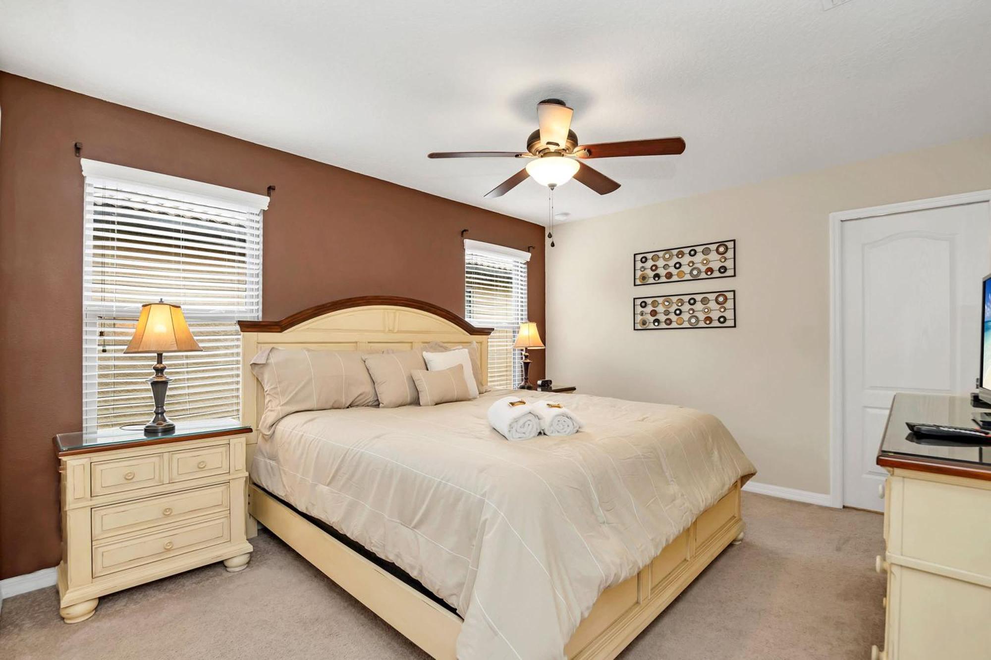 8br W Pool Hot Tub And Theatre Loft * Kissimmee