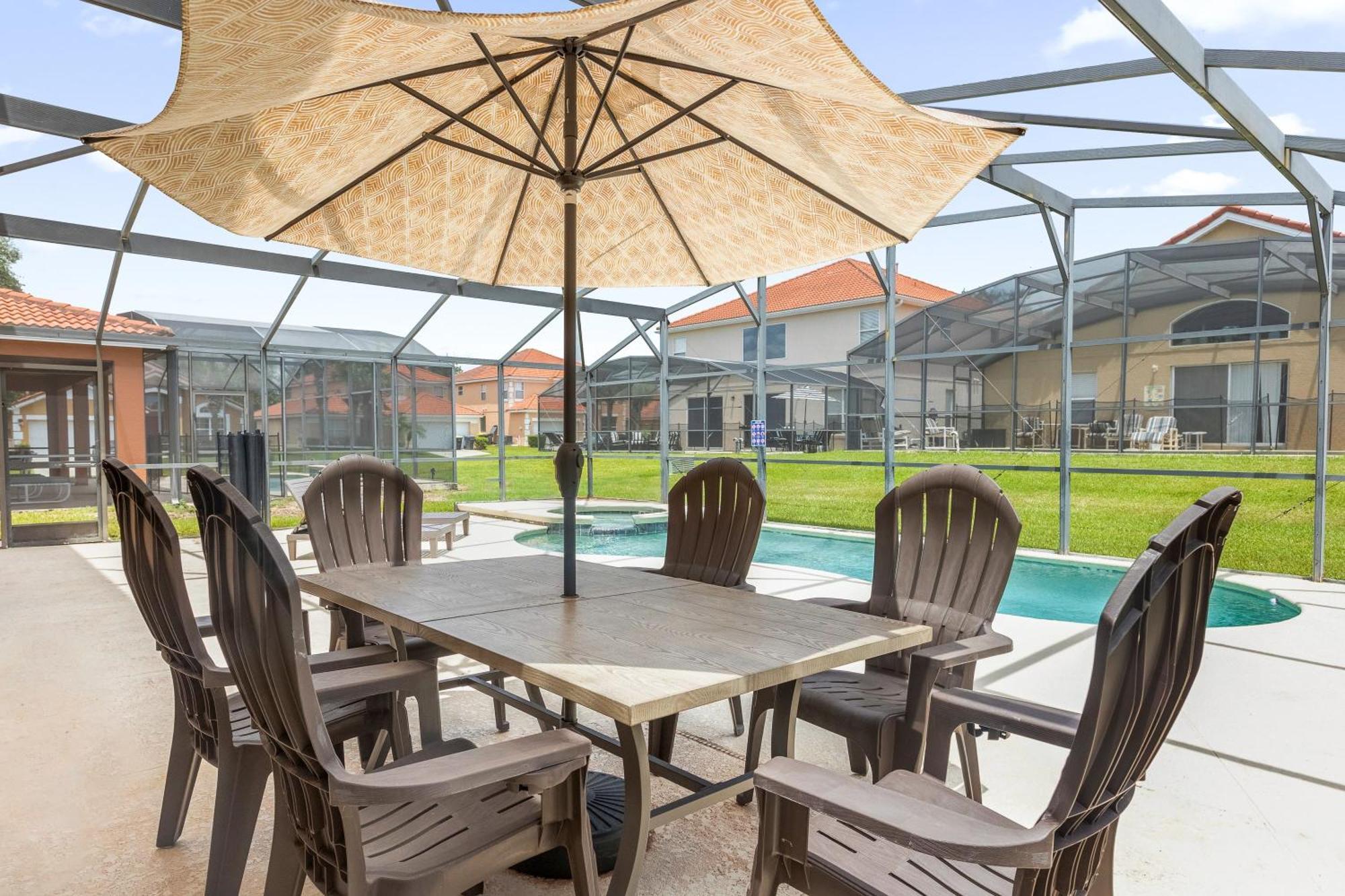 Holiday home Large Spacious W Private Pool & Hot Tub *