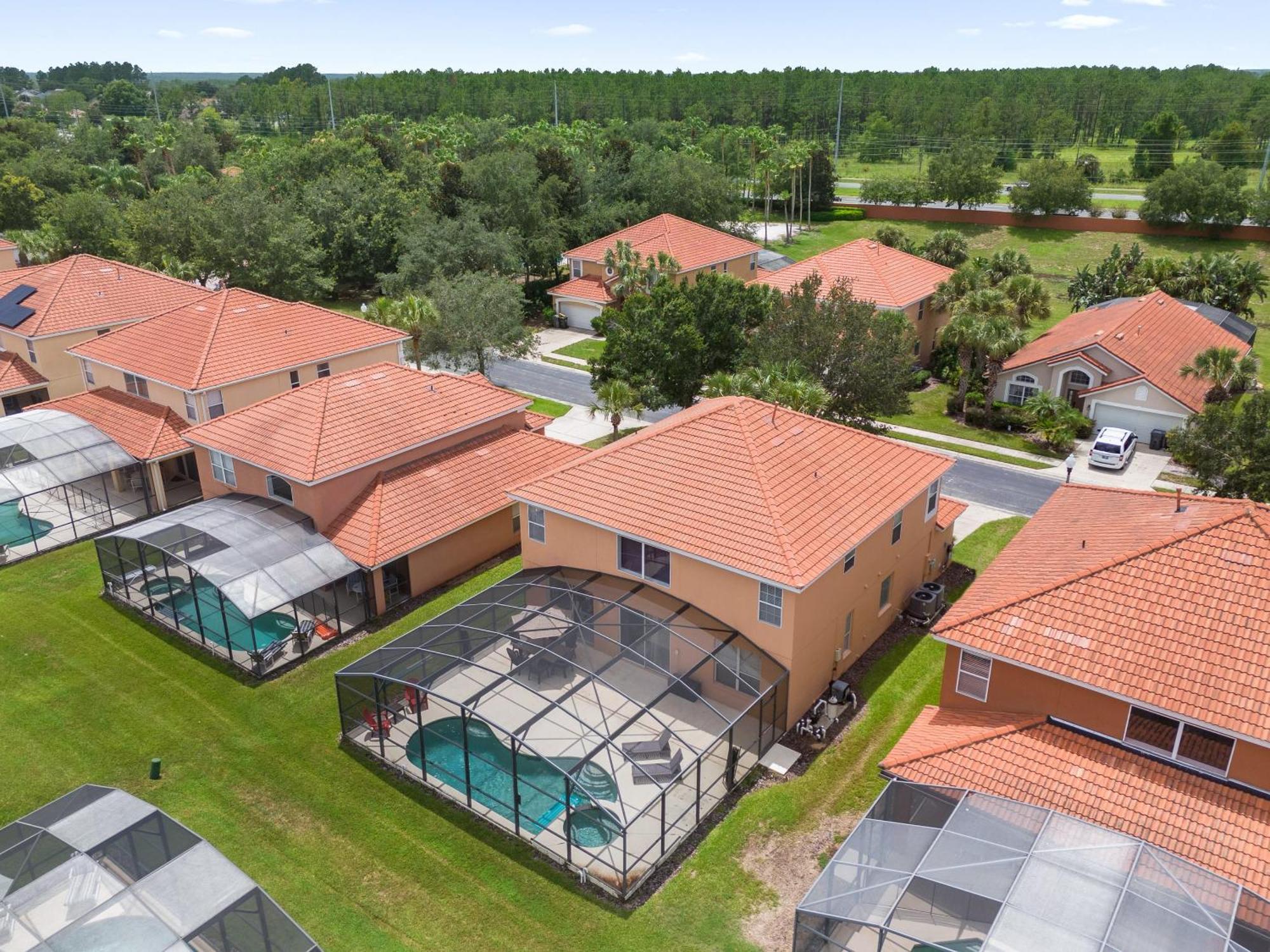 Large Spacious W Private Pool & Hot Tub Holiday home Davenport