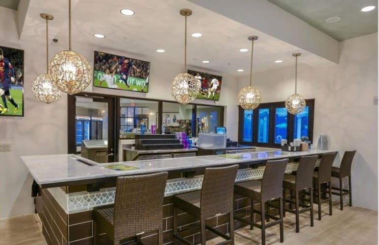 Astonishing At Windsor At Westside Holiday home