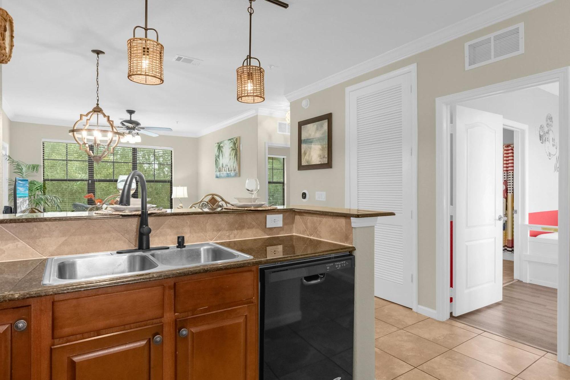Holiday home With Private Patio - Near Disney's Animal Kingdom *