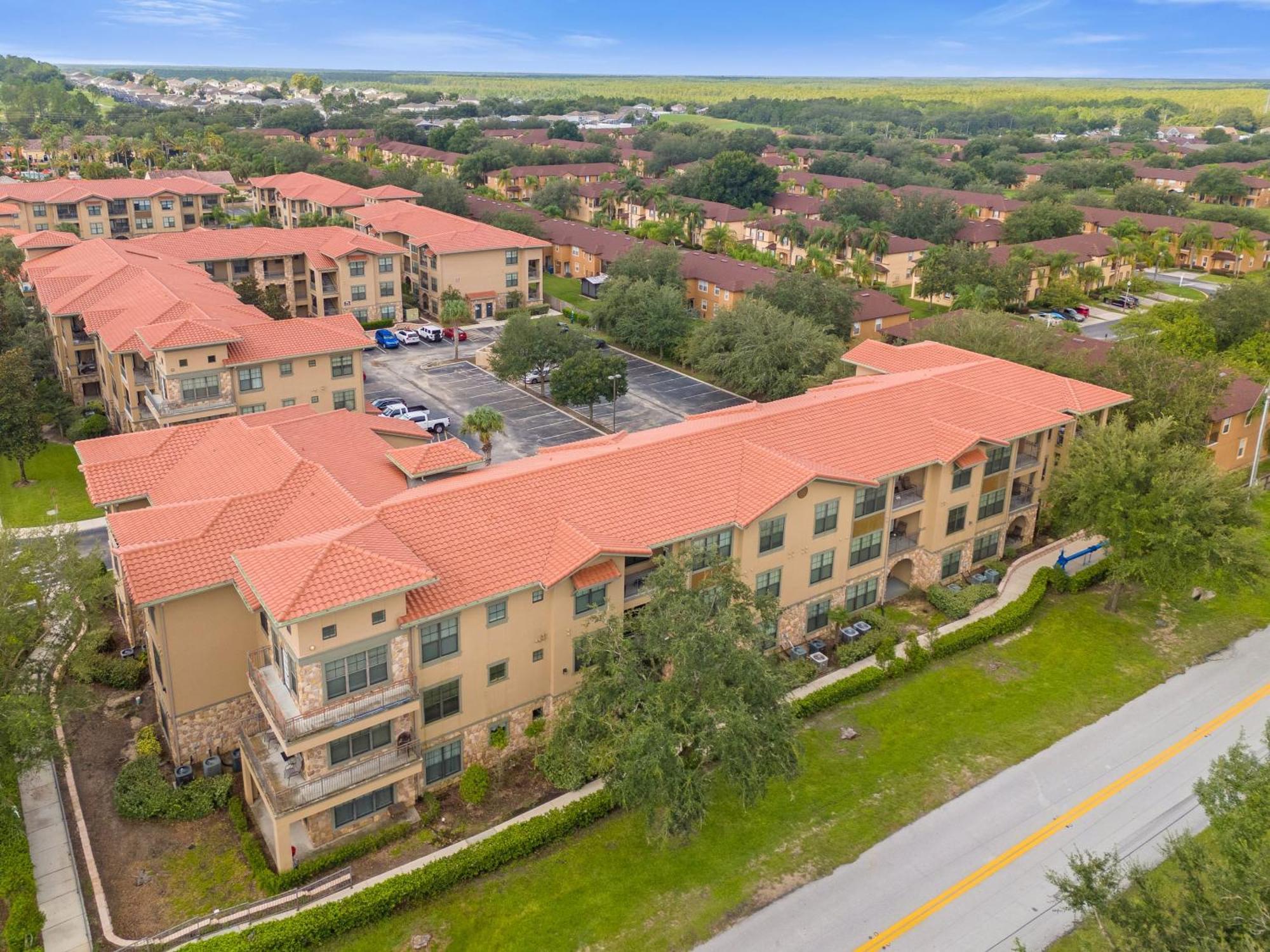 Holiday home With Private Patio - Near Disney's Animal Kingdom *