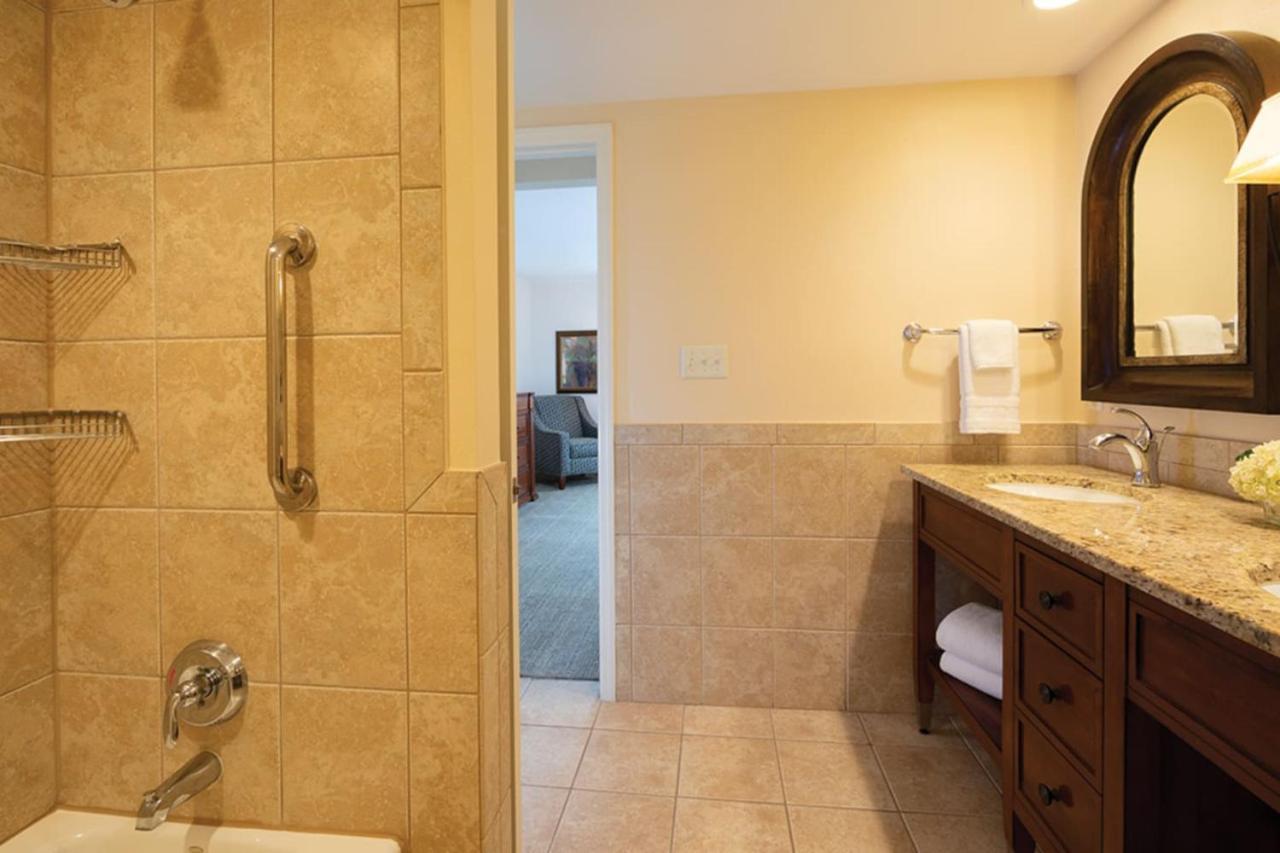 Have Fun In 2bd In A Setting With Close Access To Parks *