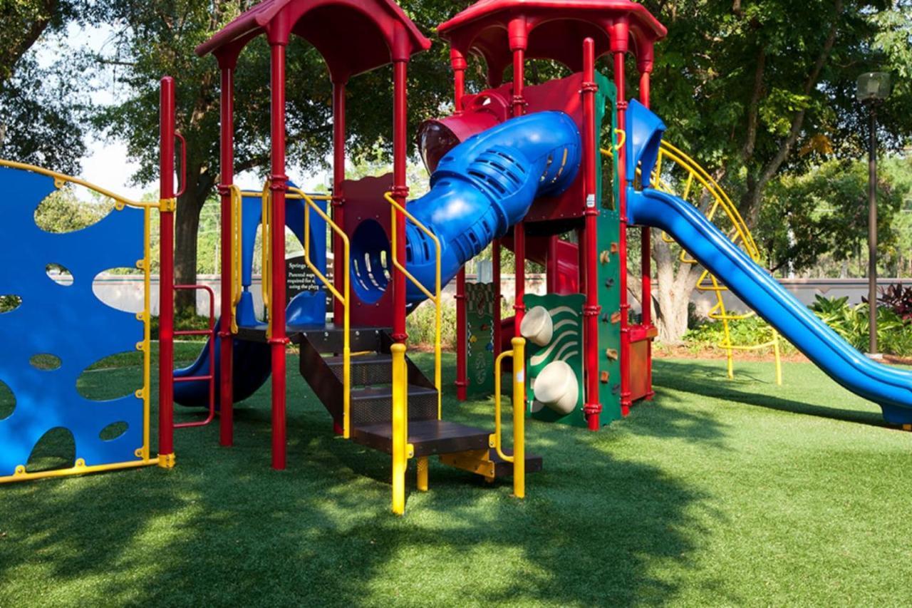 Have Fun In 2bd In A Setting With Close Access To Parks *