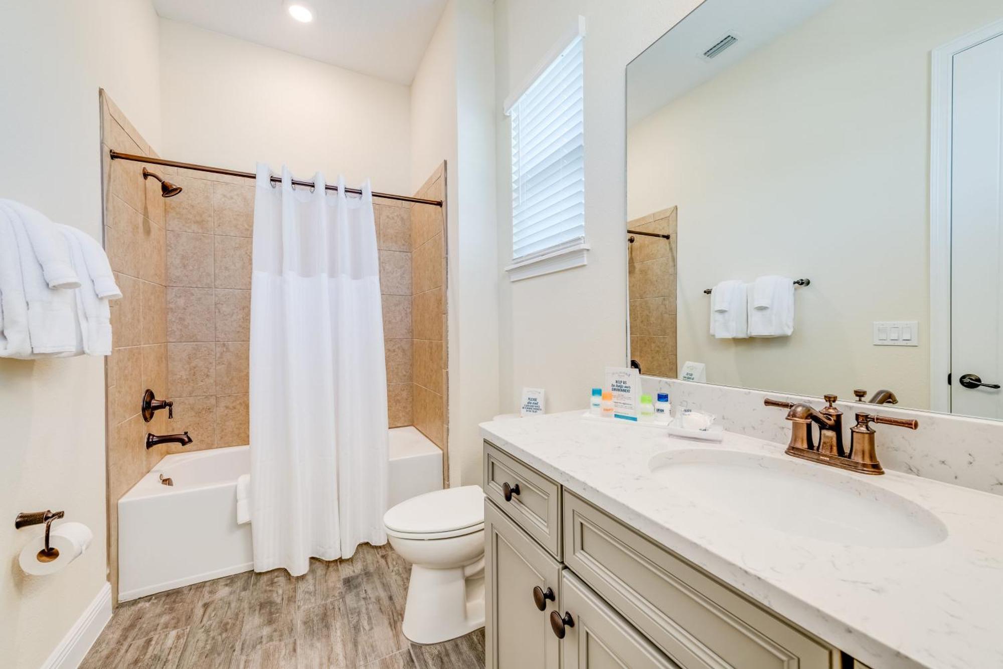 Holiday home Sandy Cottage! 3 Miles From With Margaritaville Access - 8080dr