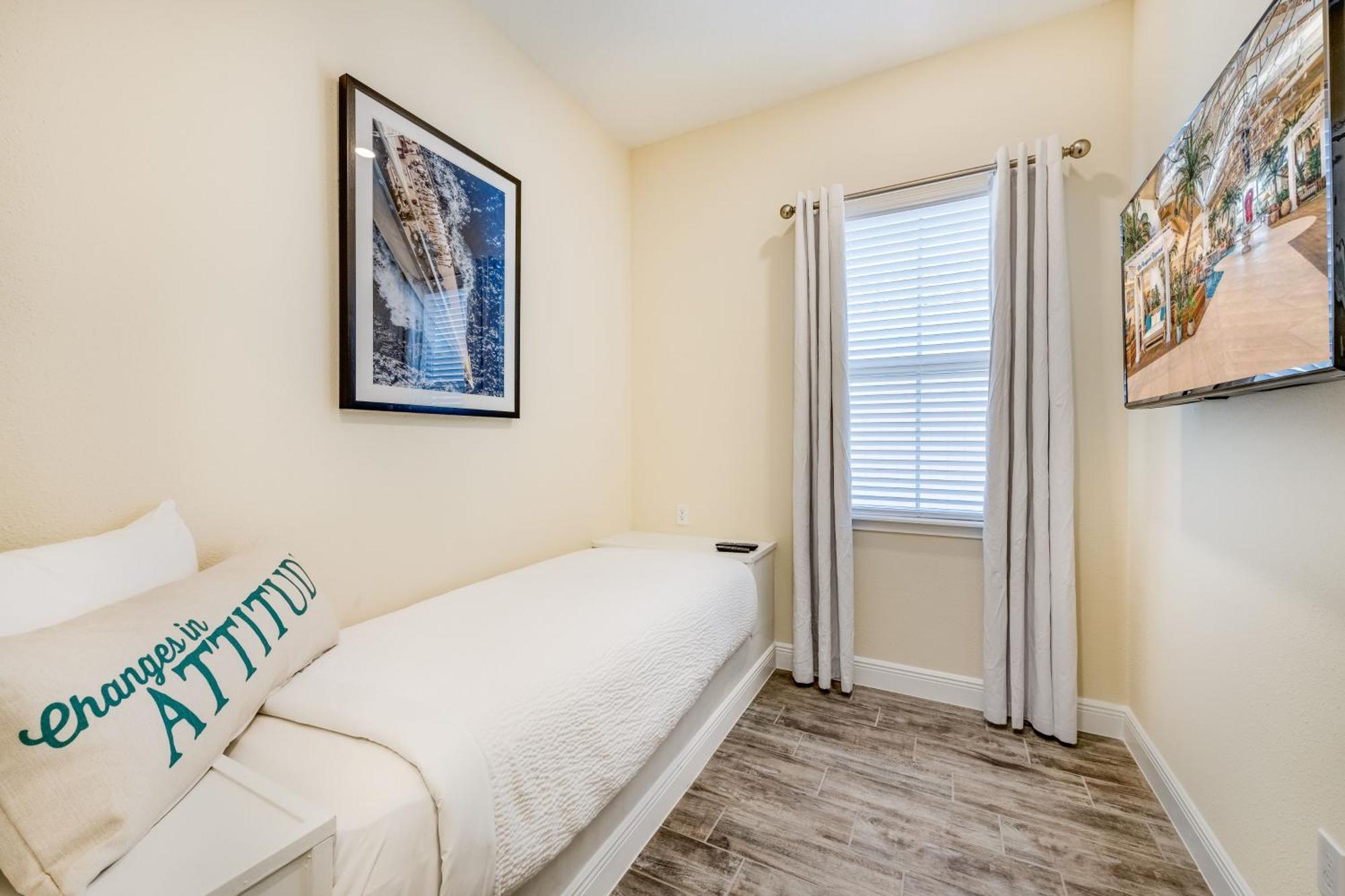 Sandy Cottage! 3 Miles From With Margaritaville Access - 8080dr *