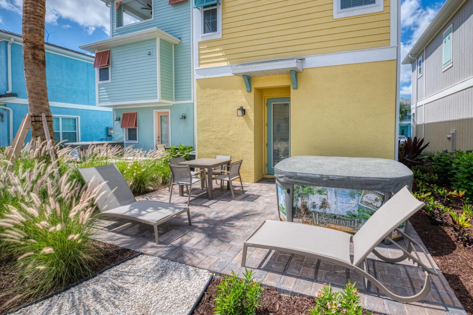 Sun Baked With Hot Tub Near With Margaritaville - 8089dr Holiday home