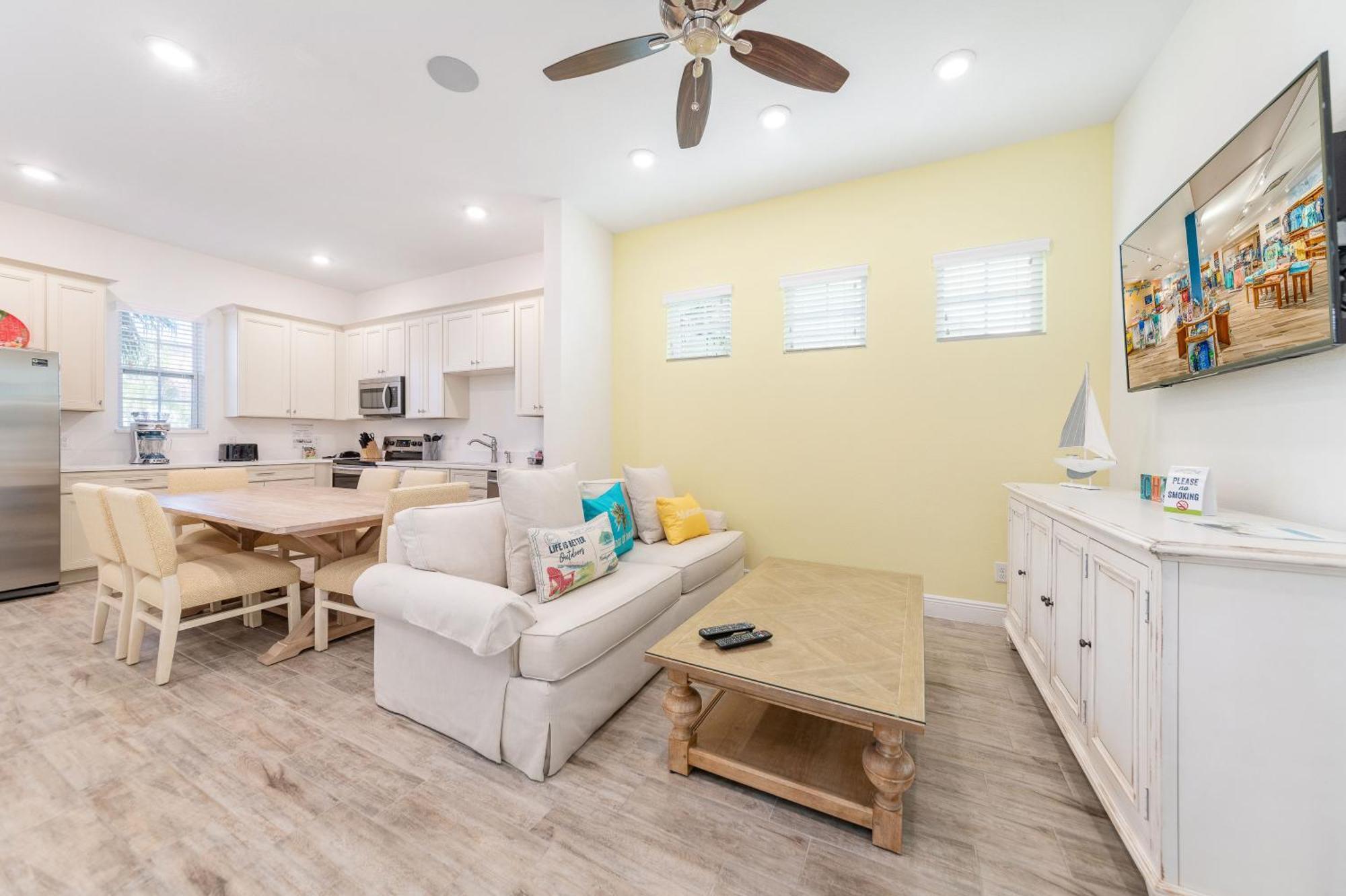 Bright Near With Margaritaville Access - 8020sb Holiday home