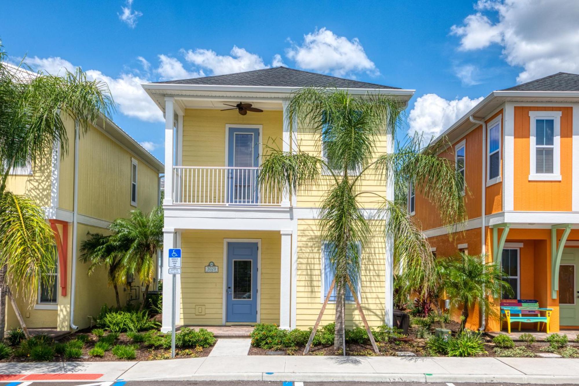 Holiday home Sunny Yellow Near With Margaritaville Access - 3029sp