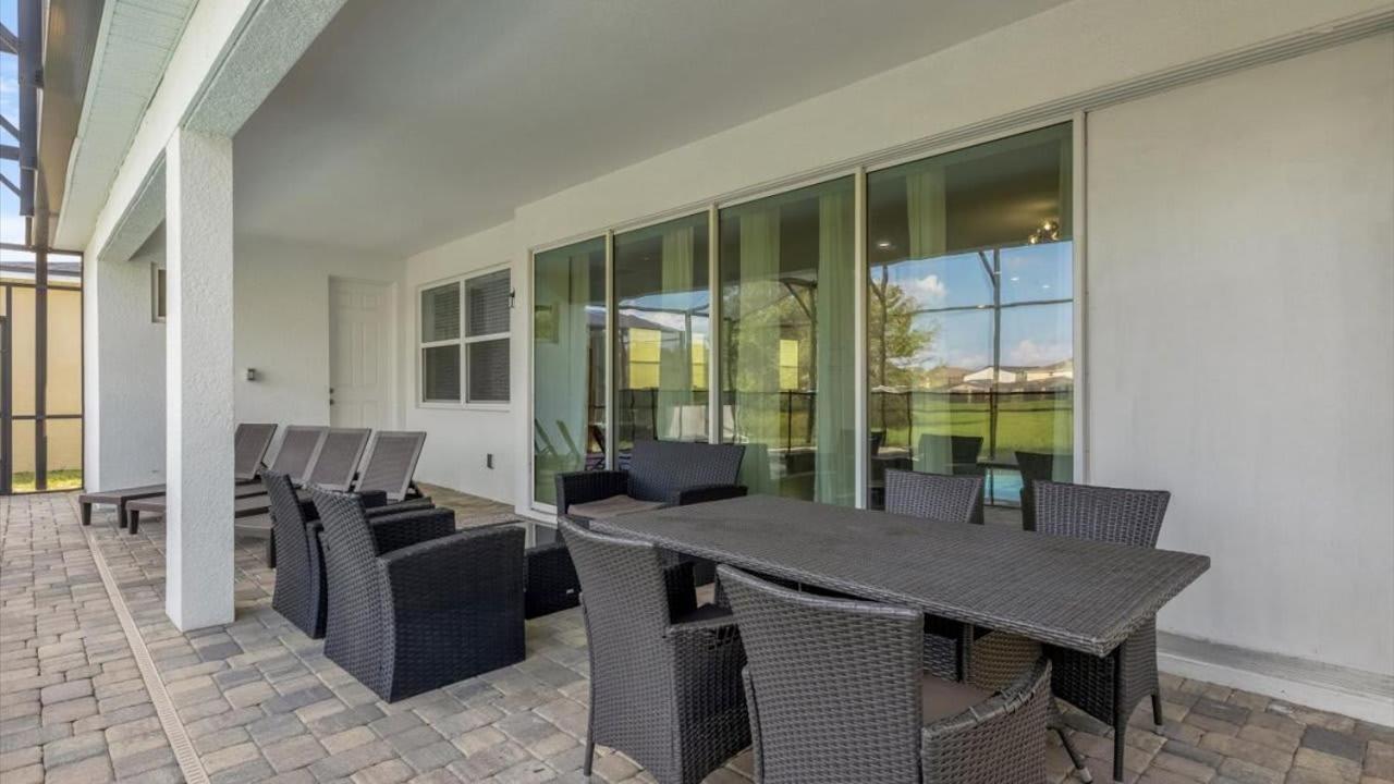 Majestic 9-bedroom Home: Luxury & Serenity Await Holiday home *