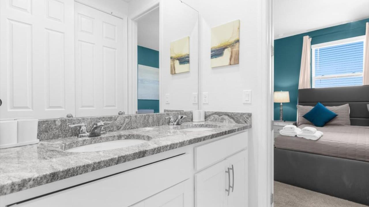 Majestic 9-bedroom Home: Luxury & Serenity Await Holiday home