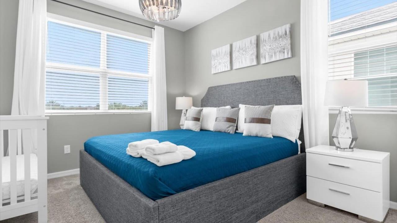 Majestic 9-bedroom Home: Luxury & Serenity Await Holiday home