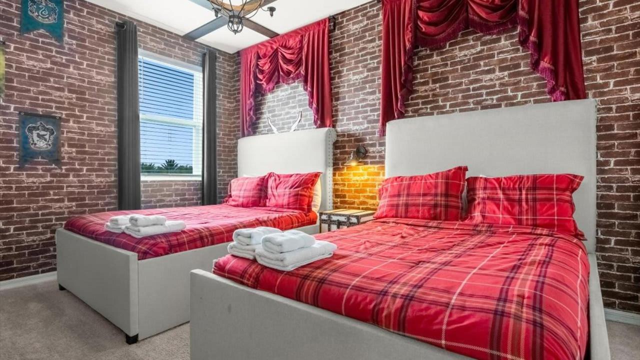 Majestic 9-bedroom Home: Luxury & Serenity Await Holiday home