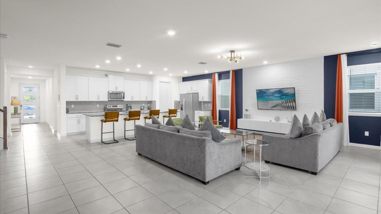 Majestic 9-bedroom Home: Luxury & Serenity Await Holiday home *