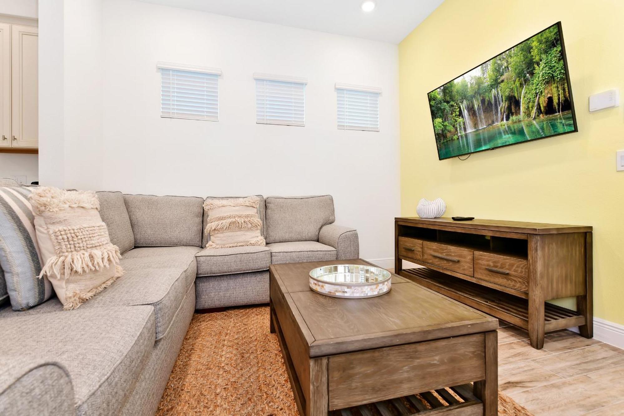 White With Private Pool Near And Margaritaville Access - 8023kd Holiday home Orlando
