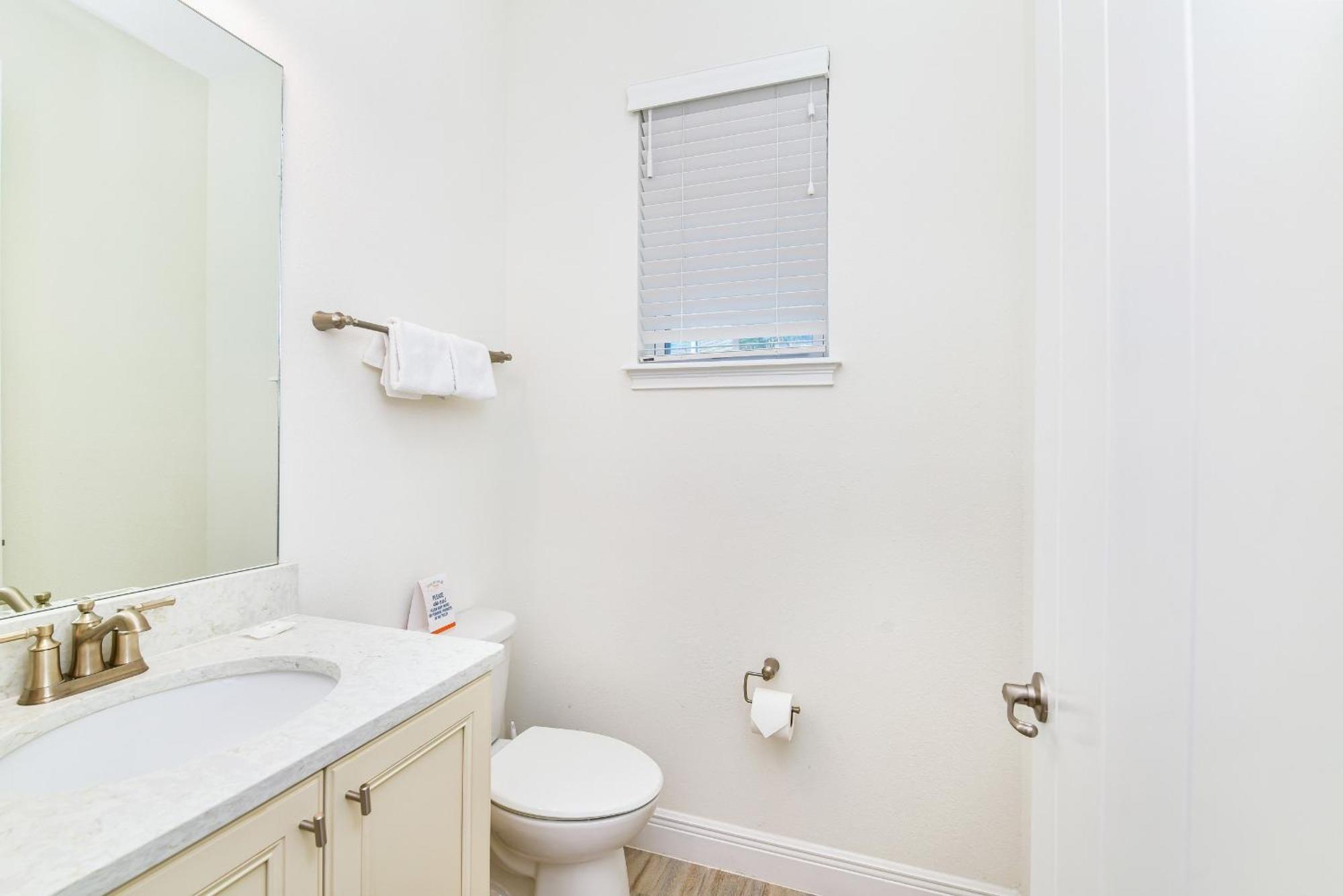 Luxurious Near With Margaritaville Access - 8000dr *