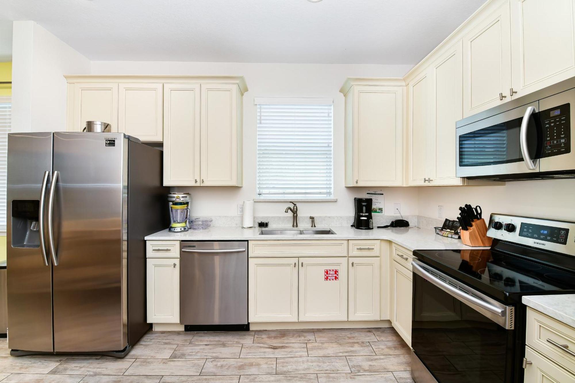 Luxurious Near With Margaritaville Access - 8000dr