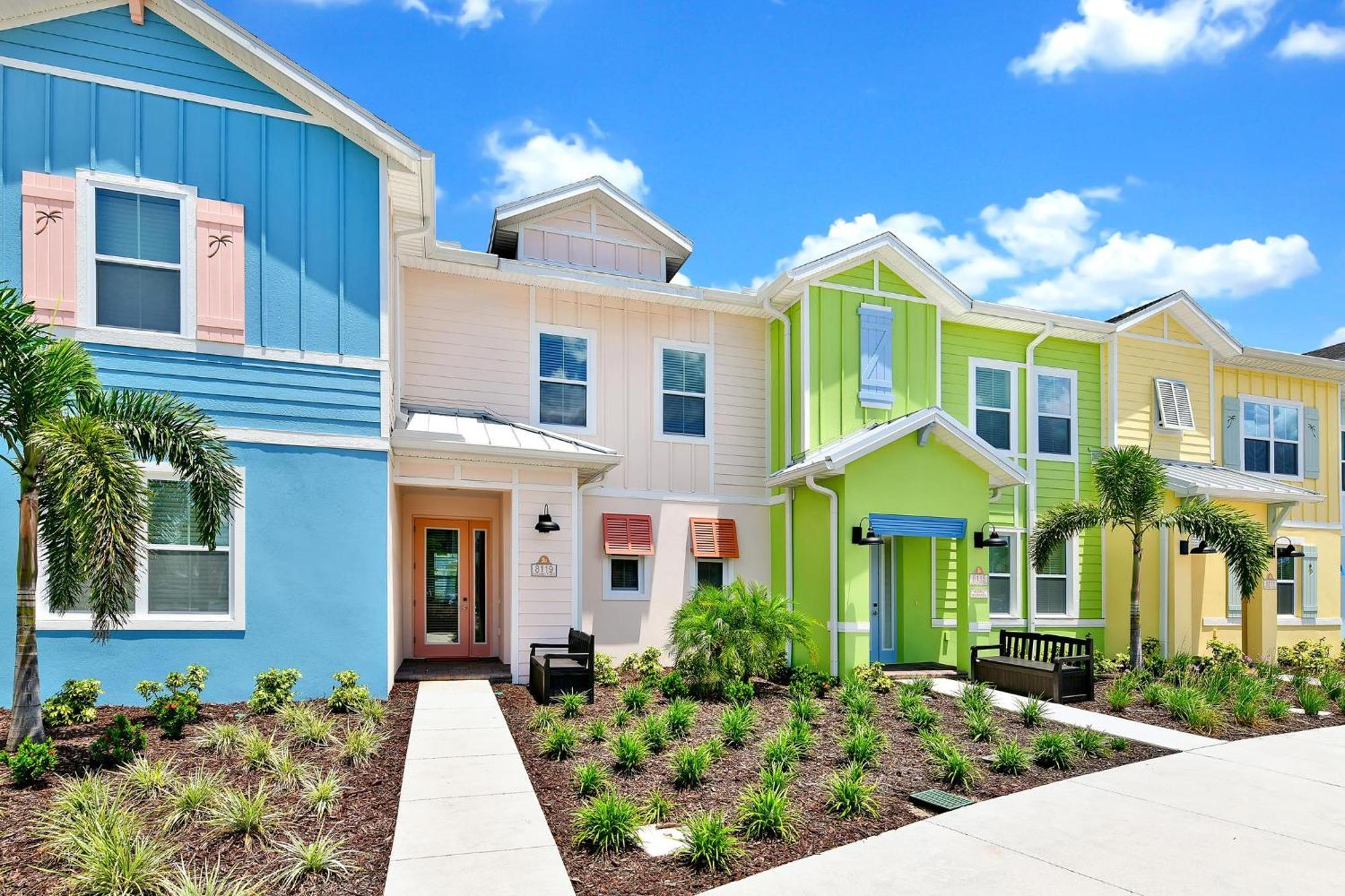 Sun Filled Near With Margaritaville Island H20 Access - 8119cp Villa