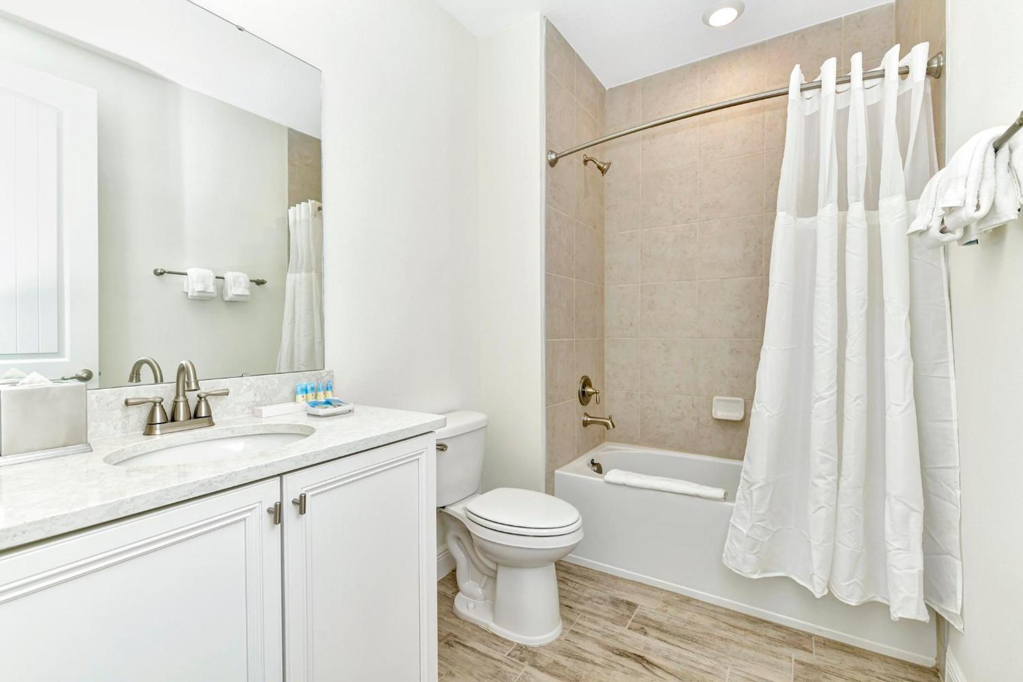 Sun Filled Near With Margaritaville Access - 8183cp * Davenport