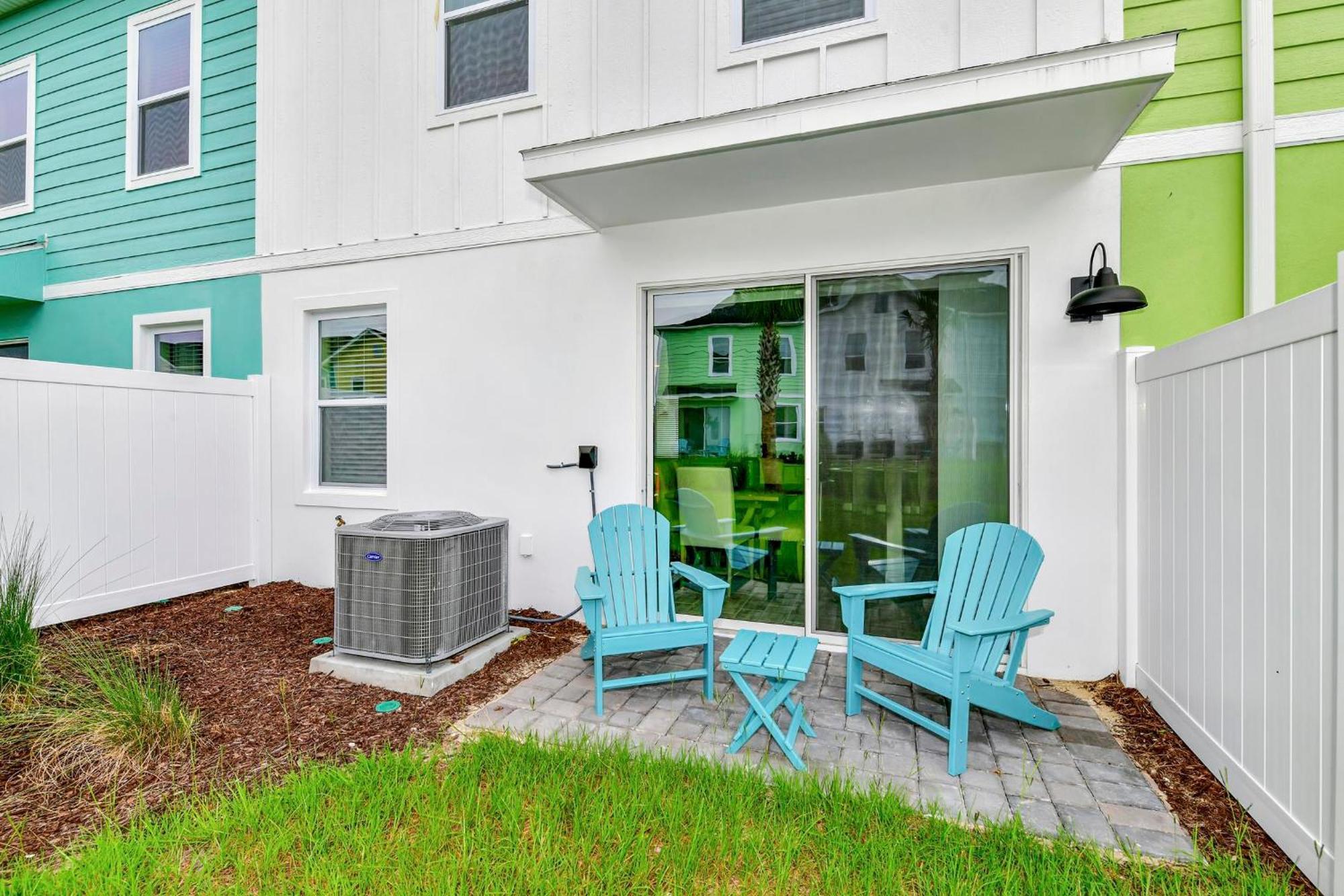 Sun Filled Near With Margaritaville Access - 8183cp Davenport