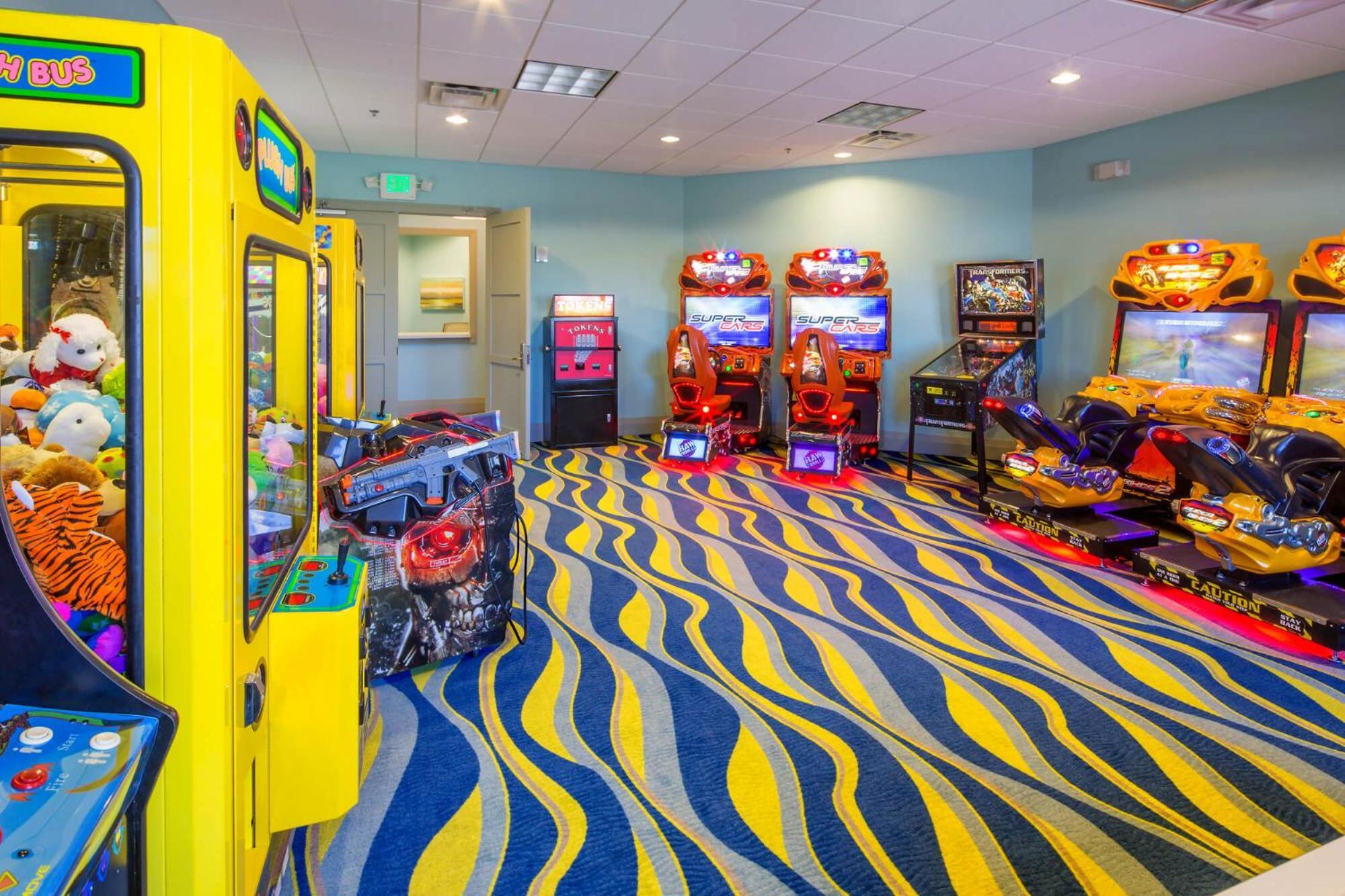 Dream Vacation - Pool, Theater, And Game Holiday home Davenport