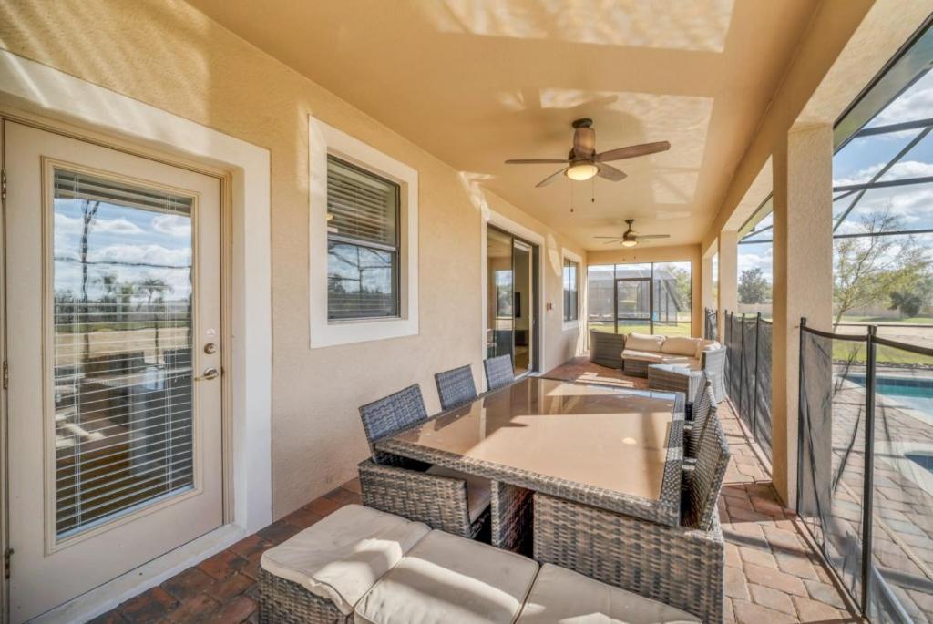 Dream Vacation - Pool, Theater, And Game Holiday home Davenport