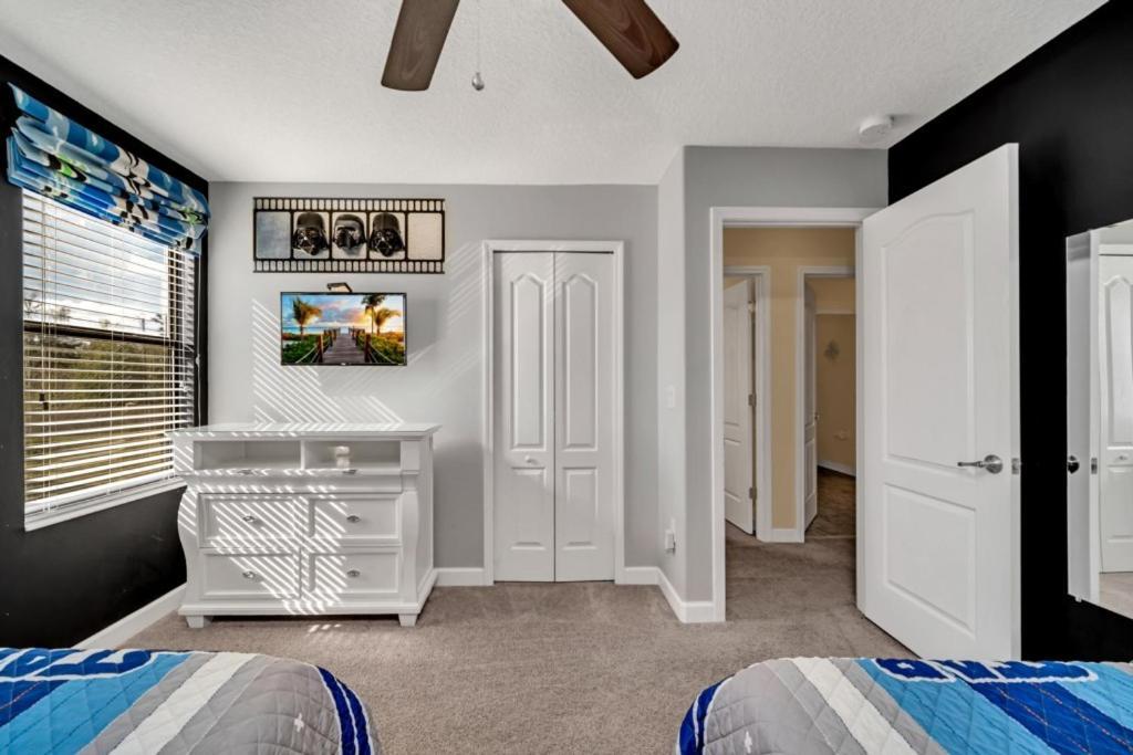 Dream Vacation - Pool, Theater, And Game * Davenport