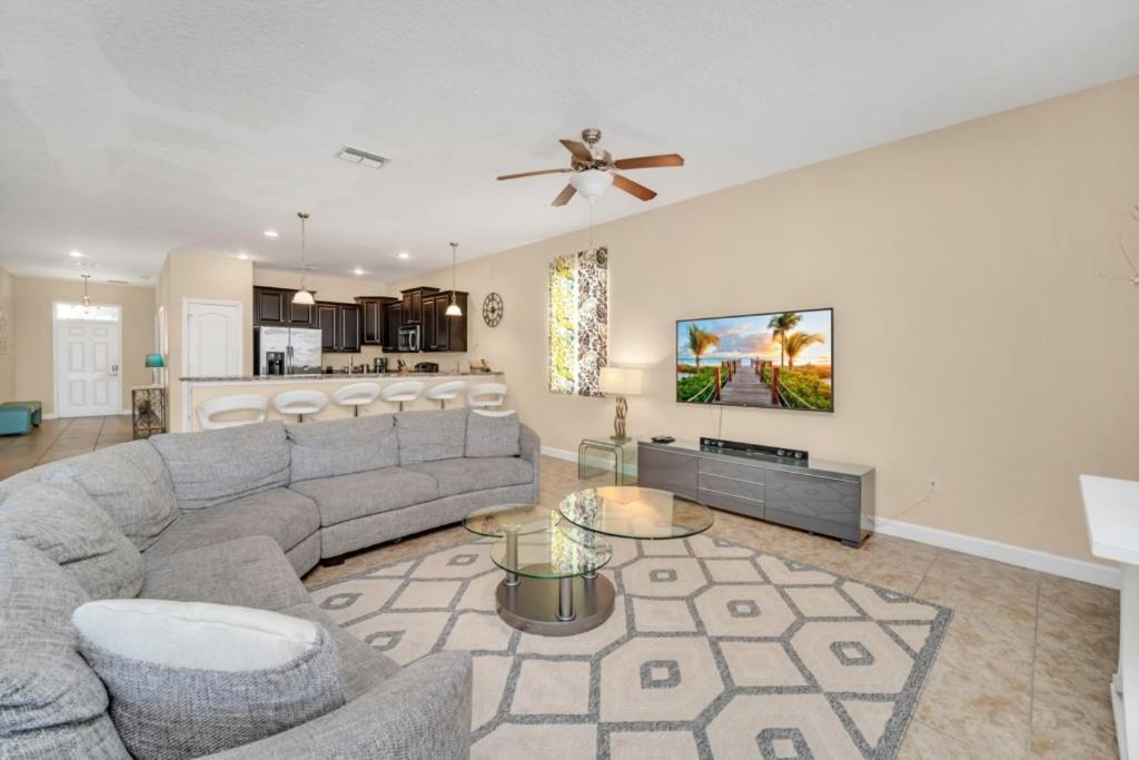 Holiday home Dream Vacation - Pool, Theater, And Game *