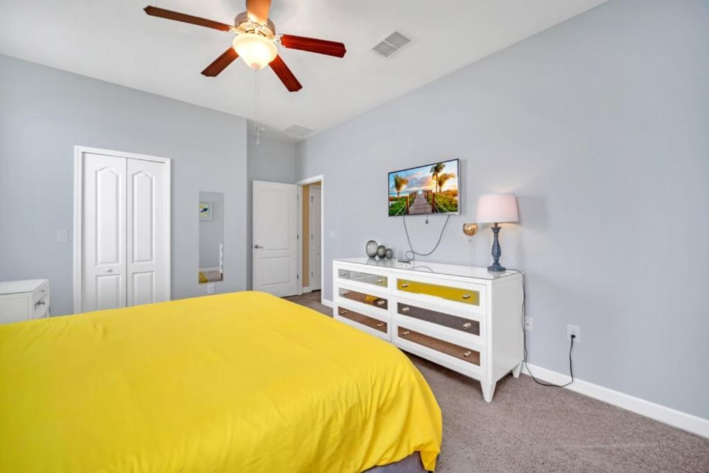 Holiday home Dream Vacation - Pool, Theater, And Game Davenport