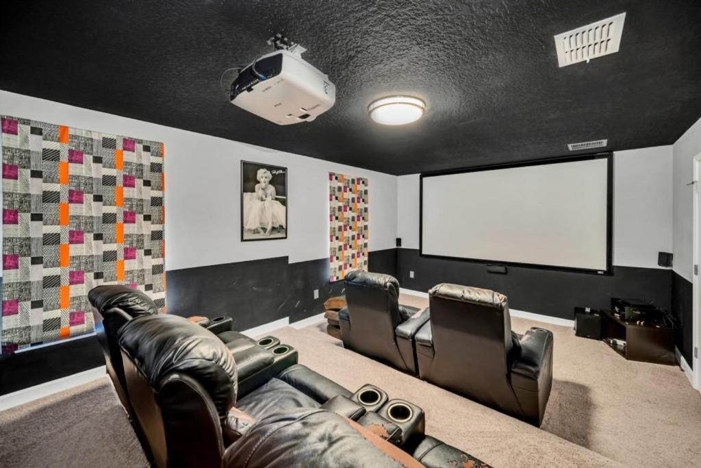 Holiday home Dream Vacation - Pool, Theater, And Game Davenport